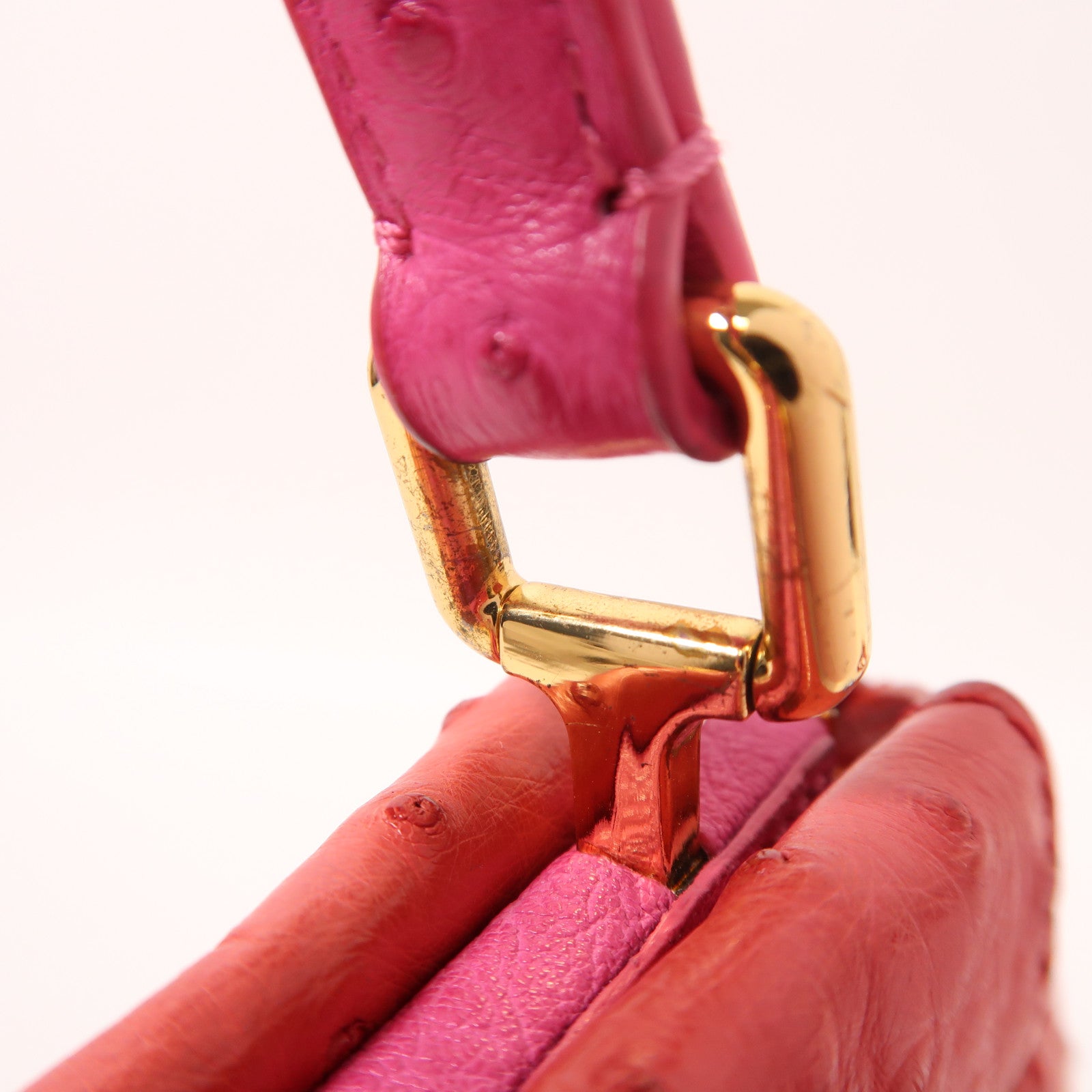 FENDI 鴕鳥皮革Peekaboo金扣手挽肩背兩用袋