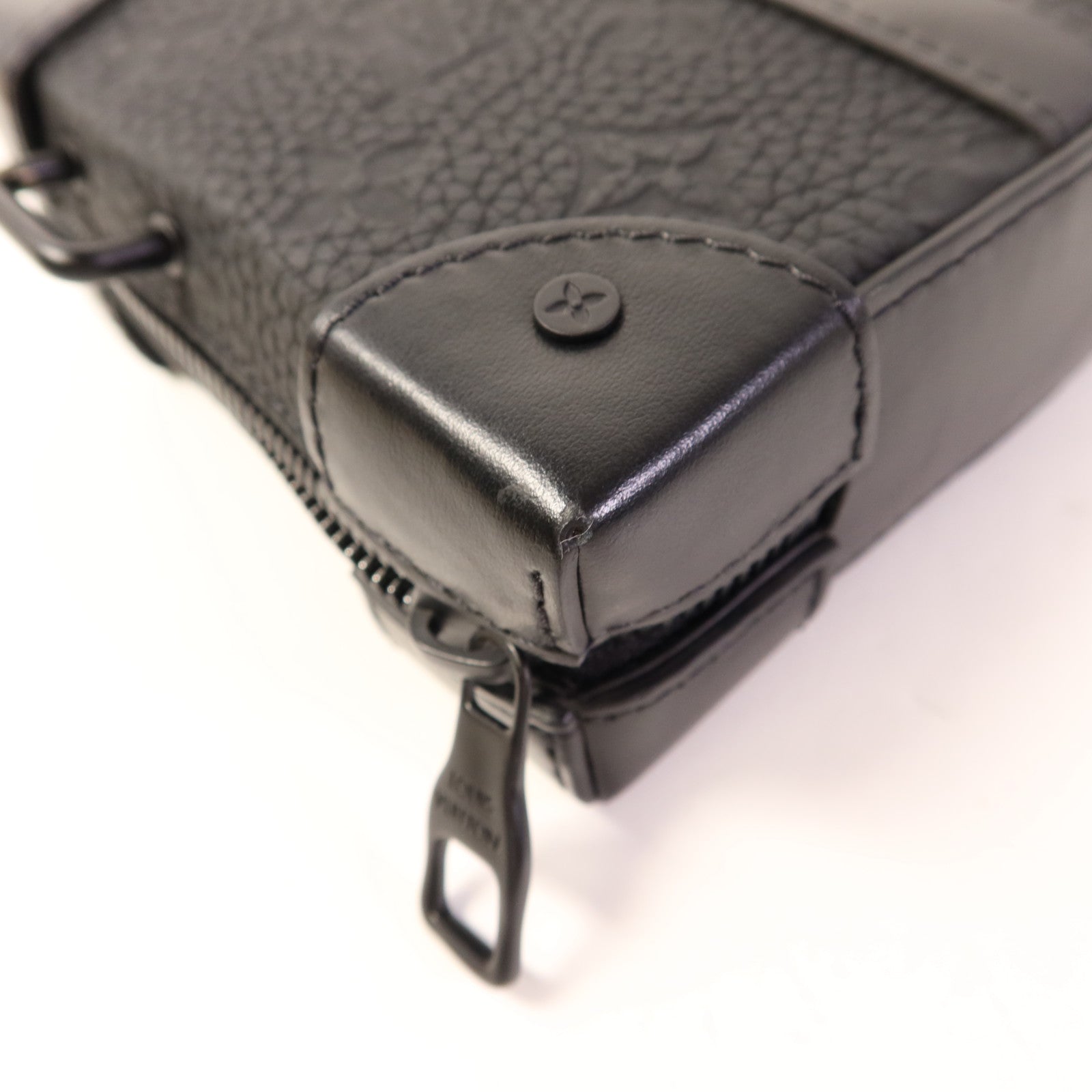 LOUIS VUITTON Monogram Taurillon Soft Trunk肩背袋