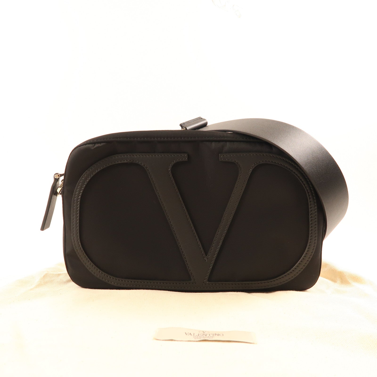 Valentino 尼龍Shoulder Bag銀扣肩背袋