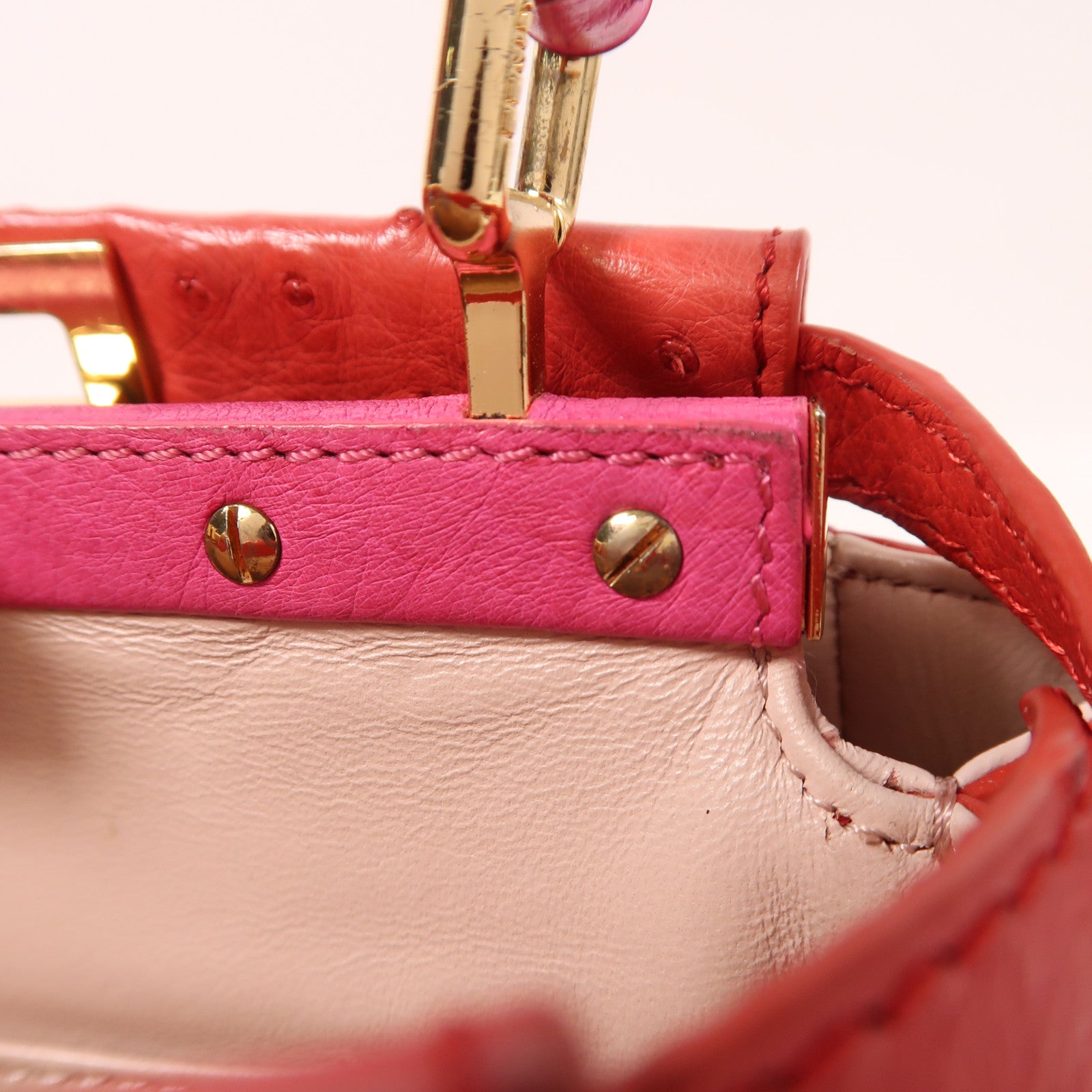 FENDI 鴕鳥皮革Peekaboo金扣手挽肩背兩用袋