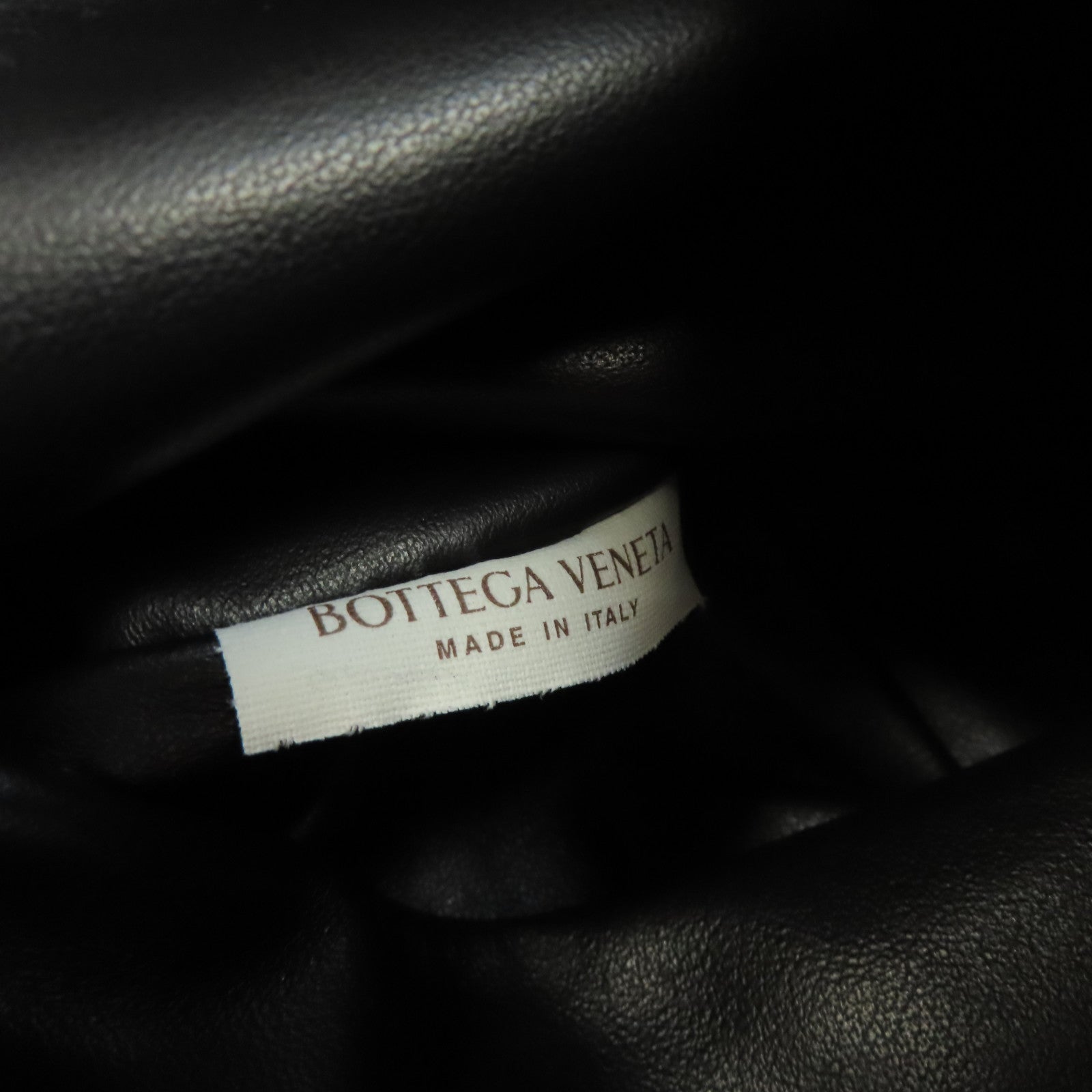 BOTTEGA VENETA 牛皮皮革Twist Mini金扣手挽袋黑色