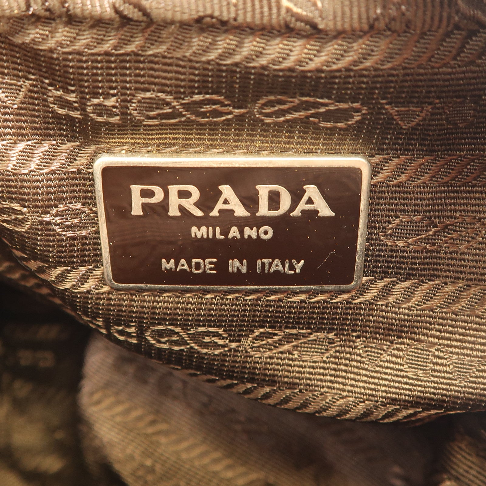 PRADA 尼龍Backpack銀扣背包