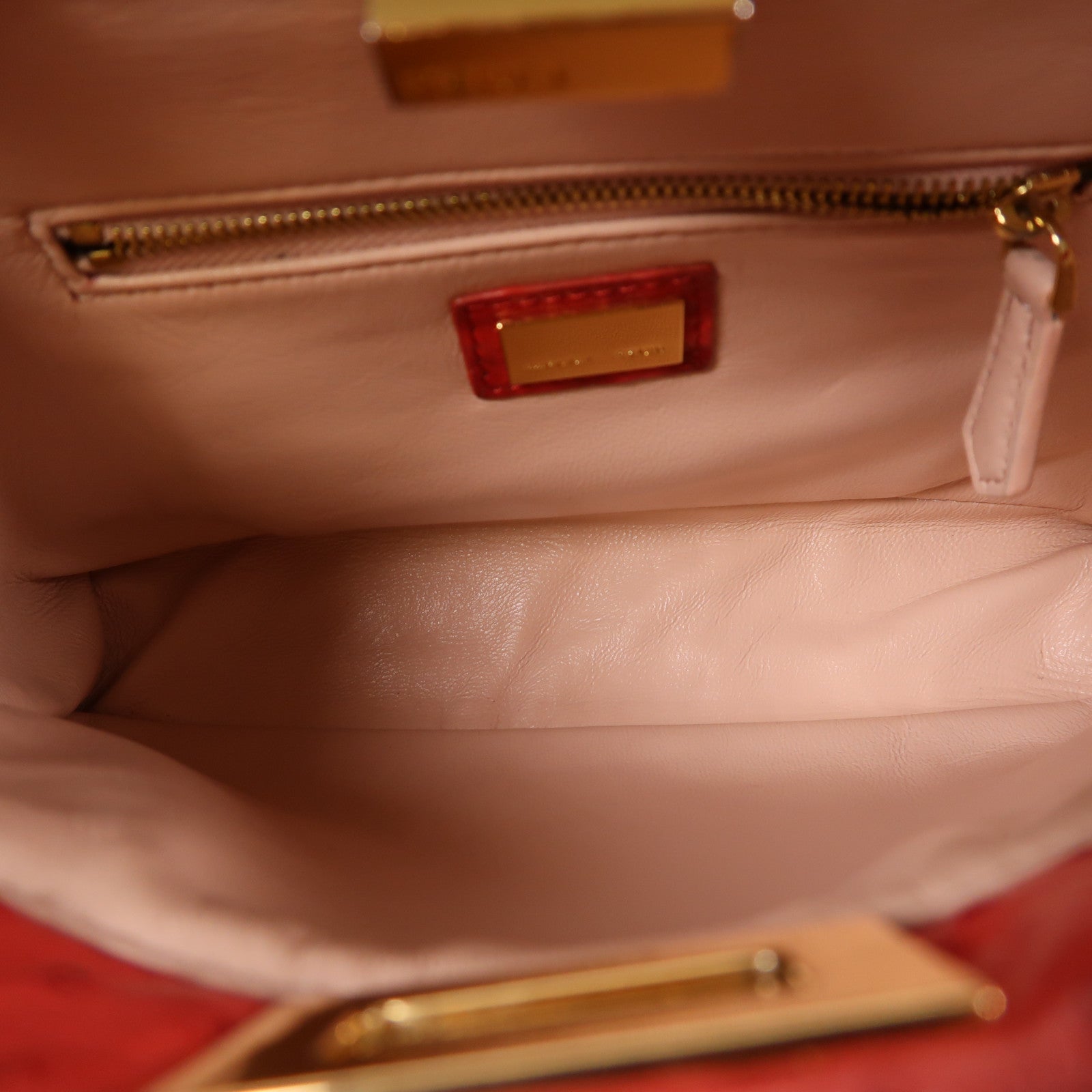 FENDI 鴕鳥皮革Peekaboo金扣手挽肩背兩用袋