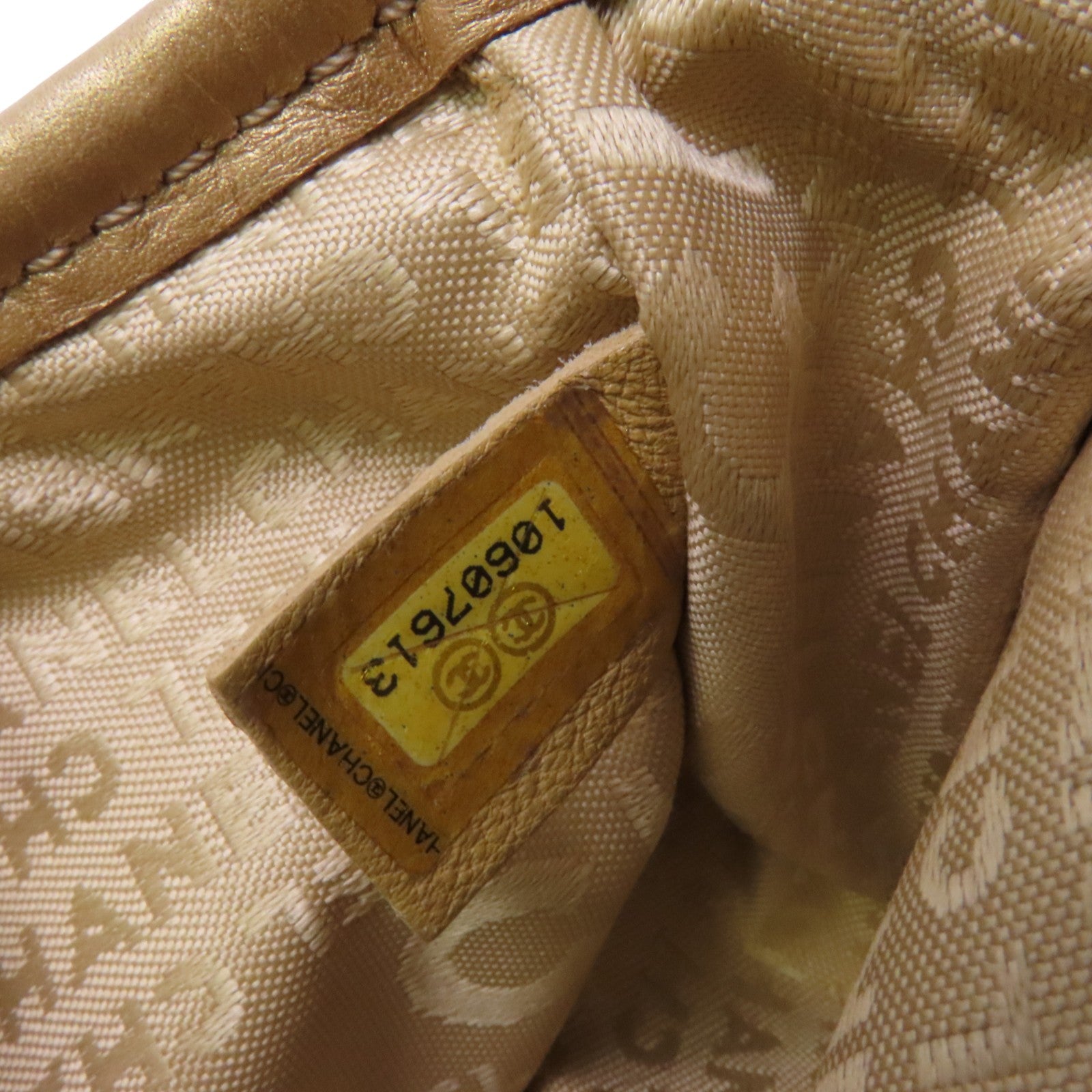 CHANEL 牛皮皮革Belt Bag銀扣腰包