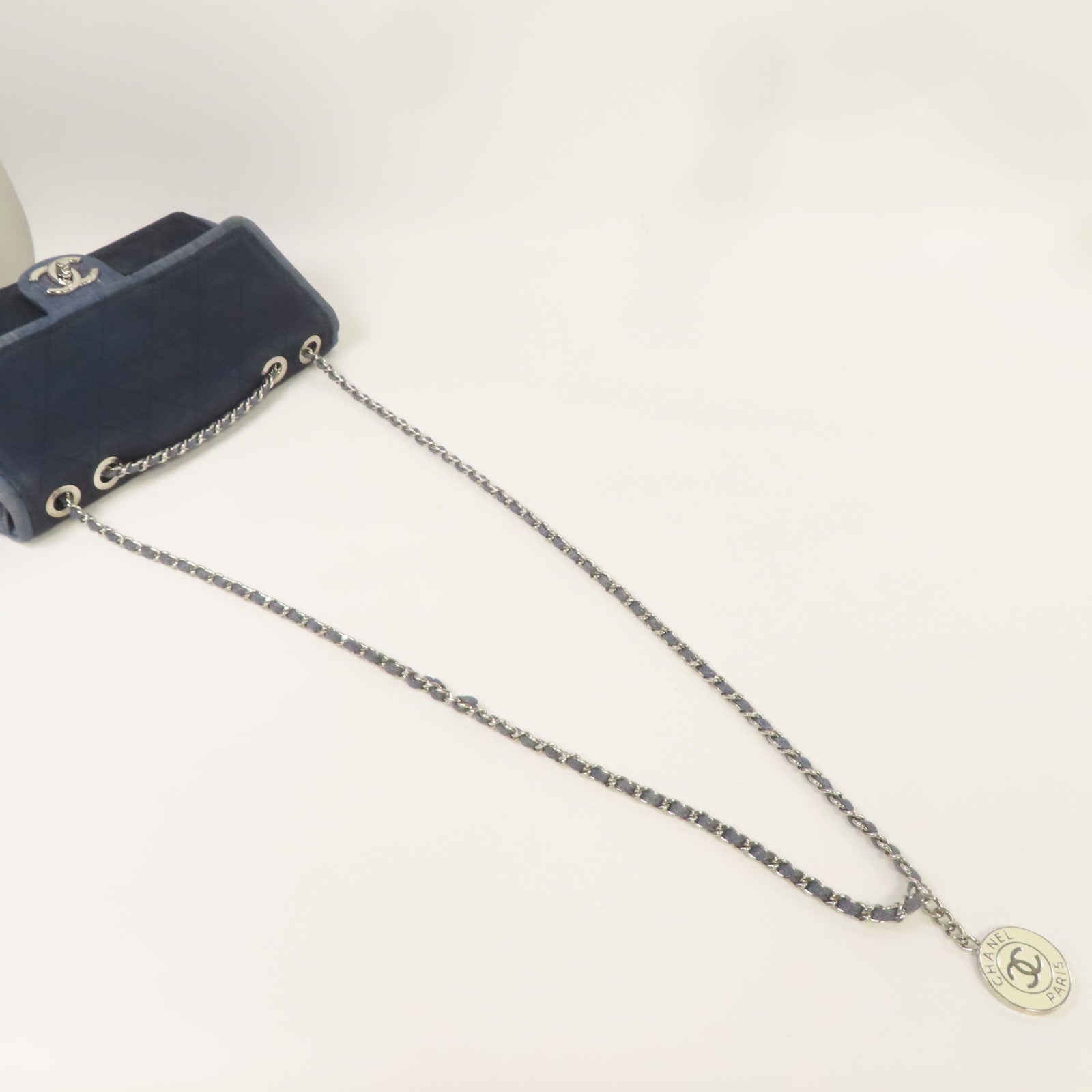 CHANEL 牛仔布Chain Shoulder銀扣鏈帶肩背袋藍色