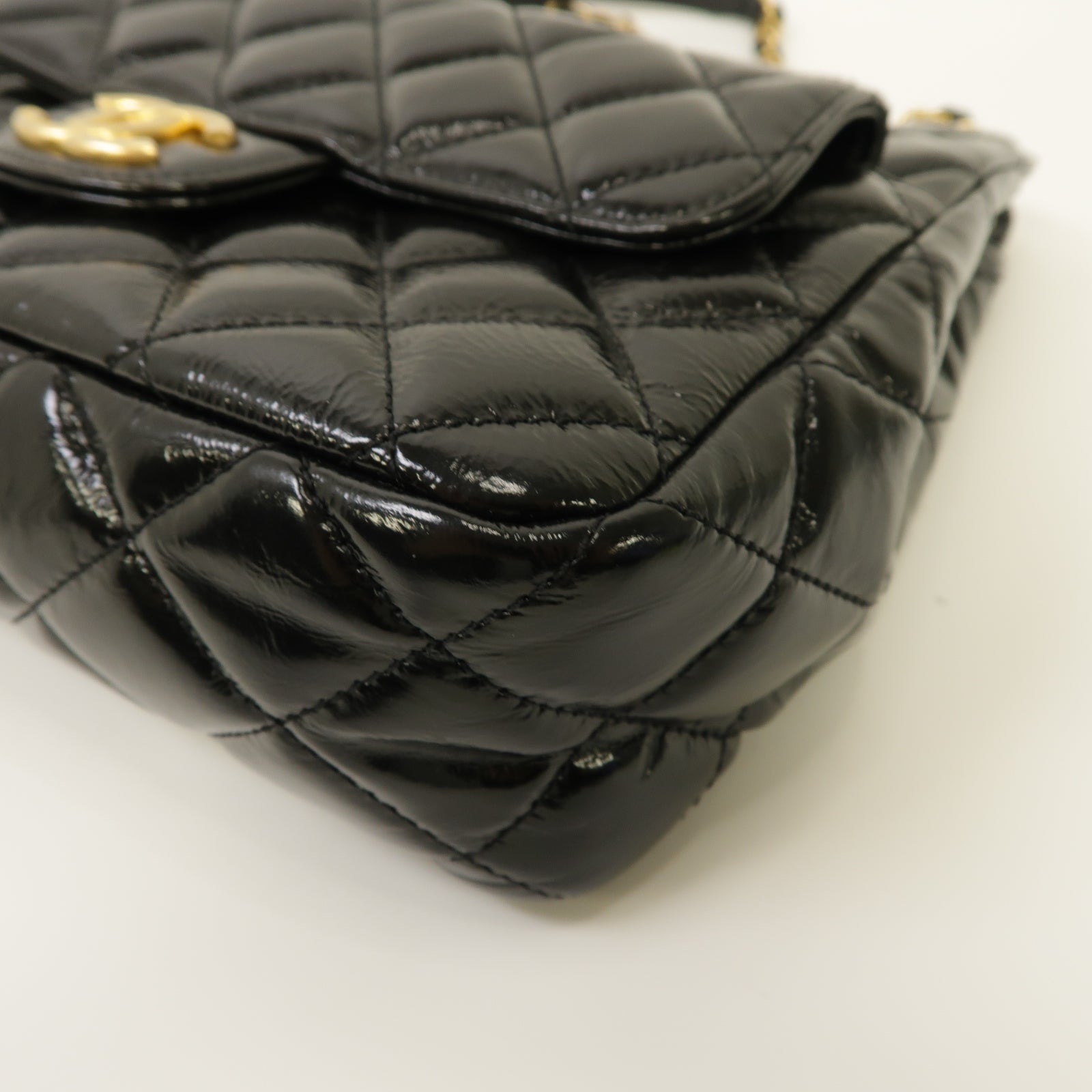 CHANEL 菱格漆皮皮革Chain Shoulder Bag金扣鏈帶肩背袋黒色