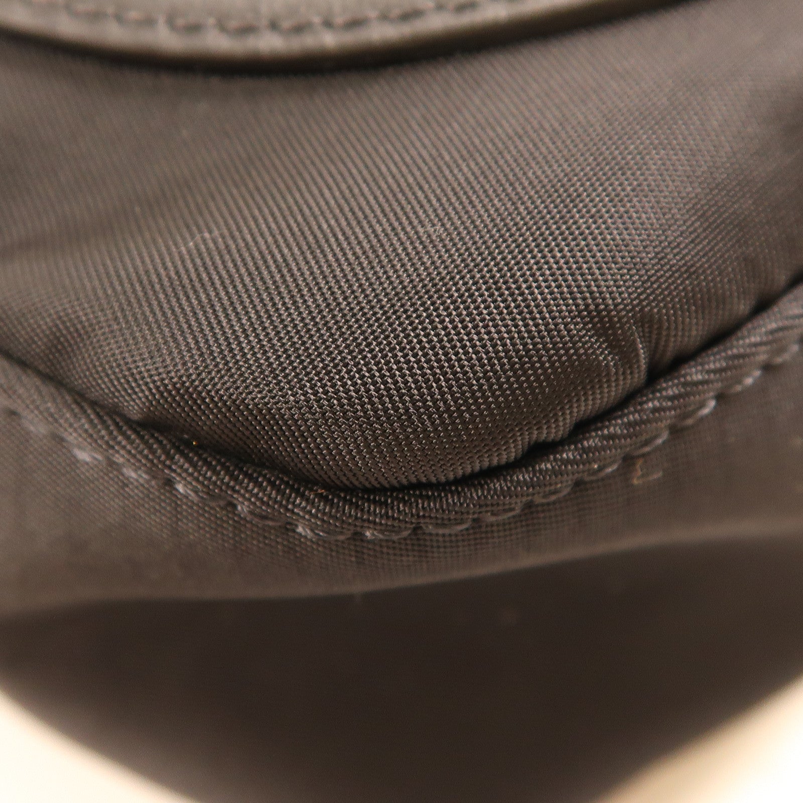 Valentino 尼龍Shoulder Bag銀扣肩背袋