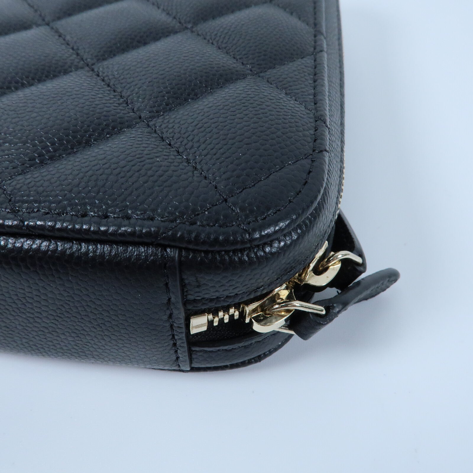 CHANEL 牛皮皮革Phone Bag金扣鏈帶肩背袋