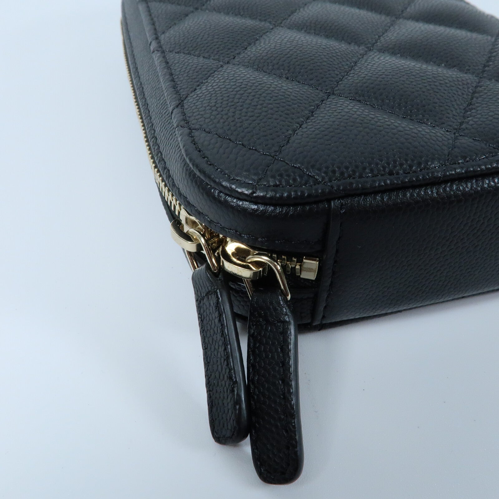 CHANEL 牛皮皮革Phone Bag金扣鏈帶肩背袋