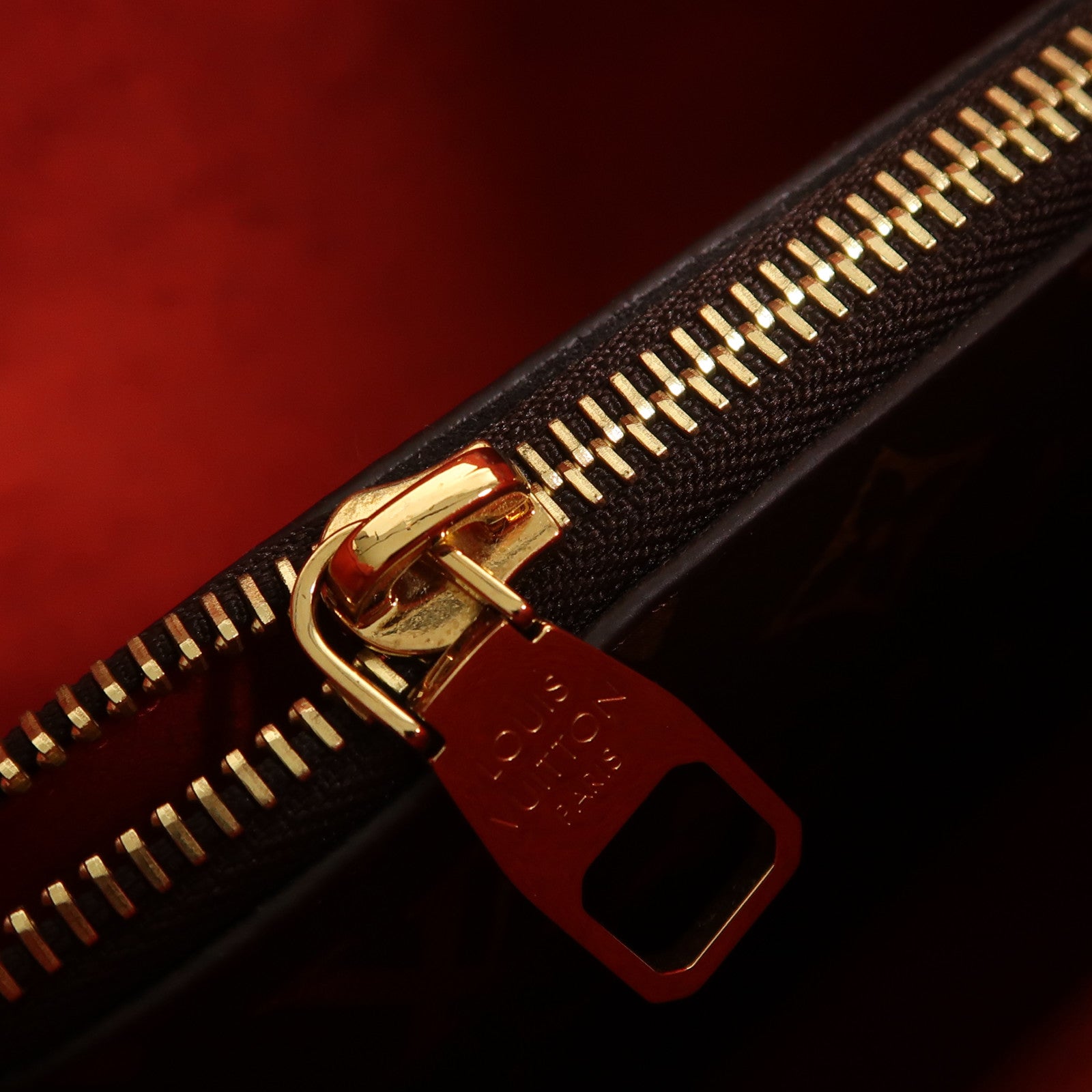 LOUIS VUITTON Monogram Neo Noe MM金扣肩背袋Coquelicot