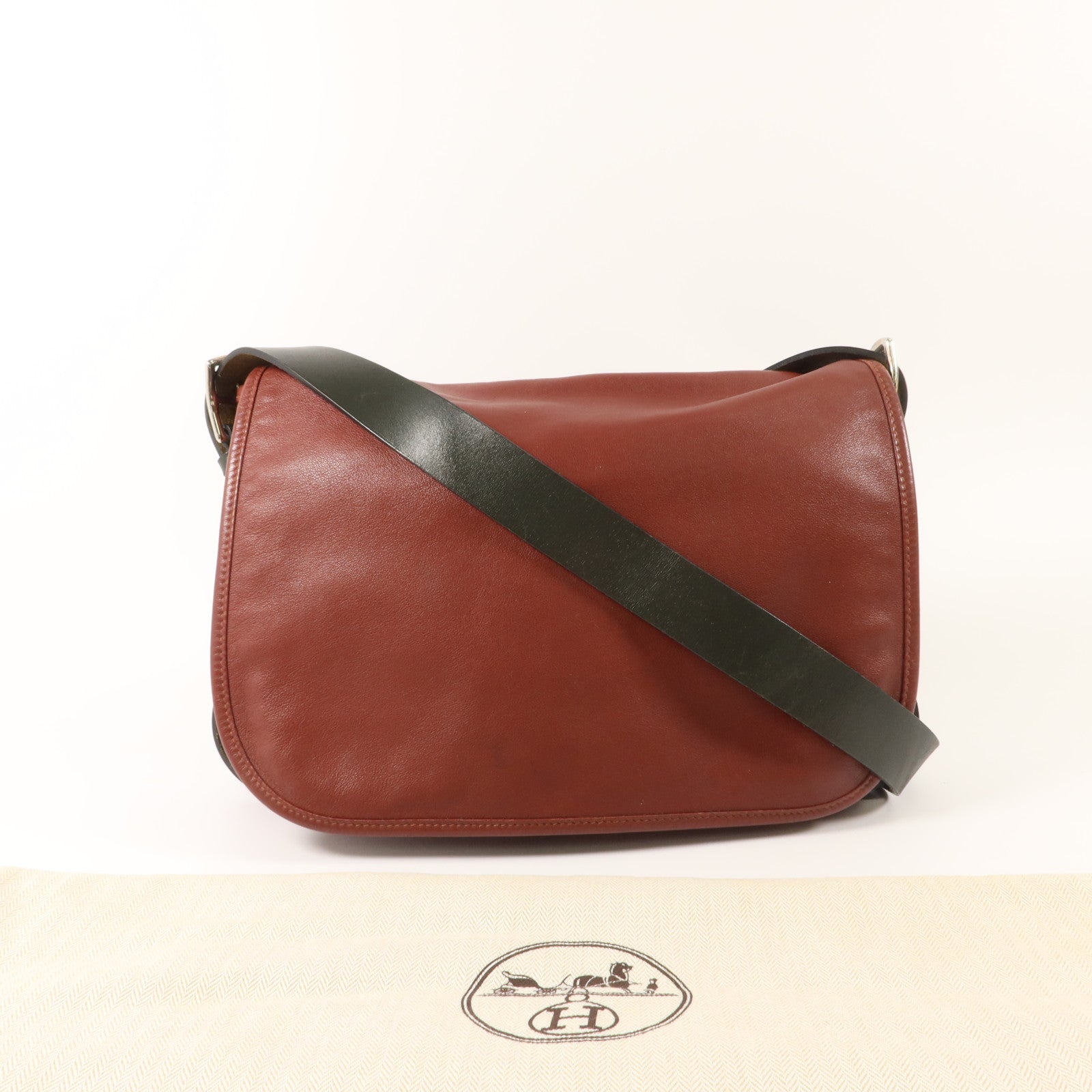 HERMES Swift皮革Barda 30肩背袋Noir
