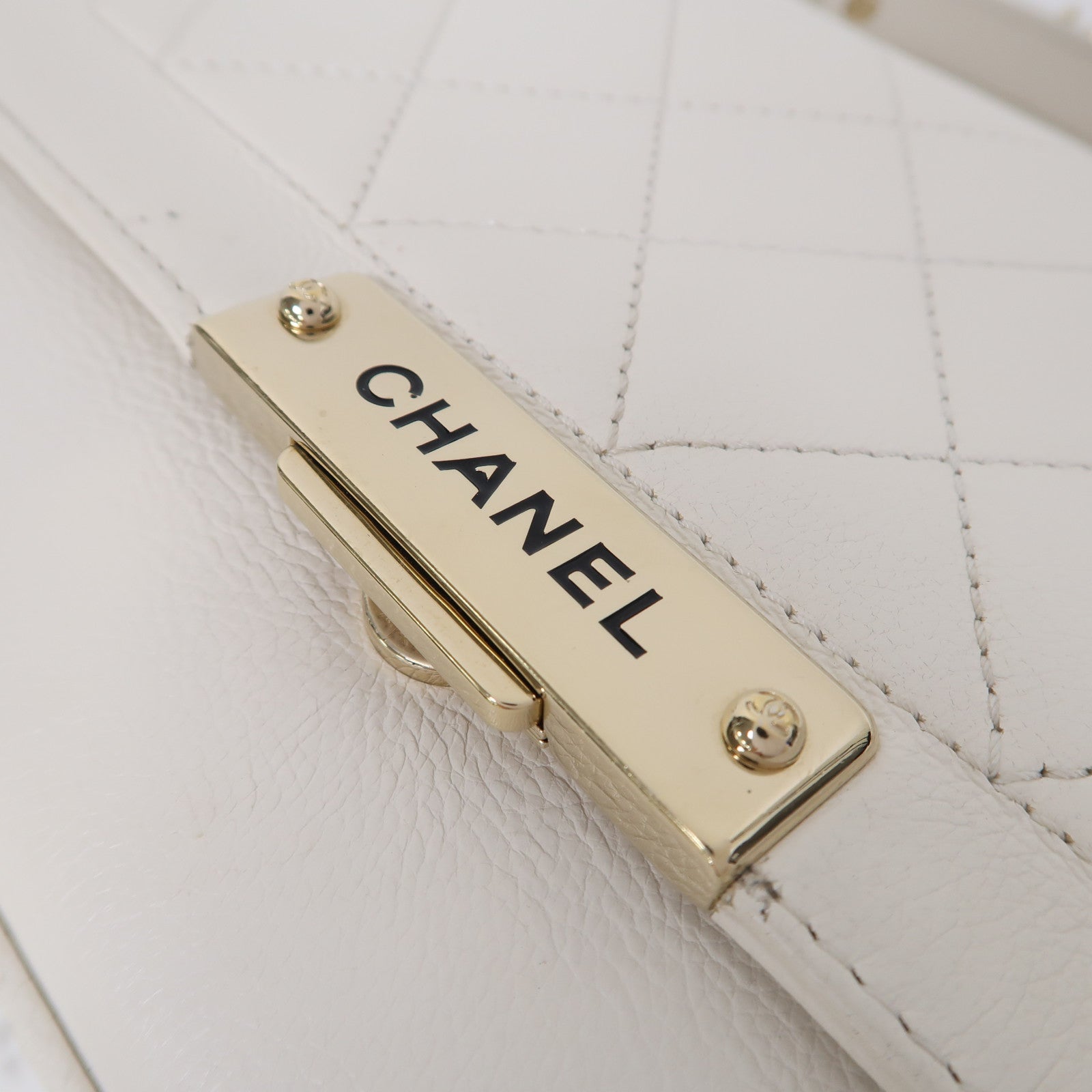 CHANEL 【激減優惠】菱格牛皮皮革Chain Shoulder金扣手挽鏈帶肩背兩用袋白色