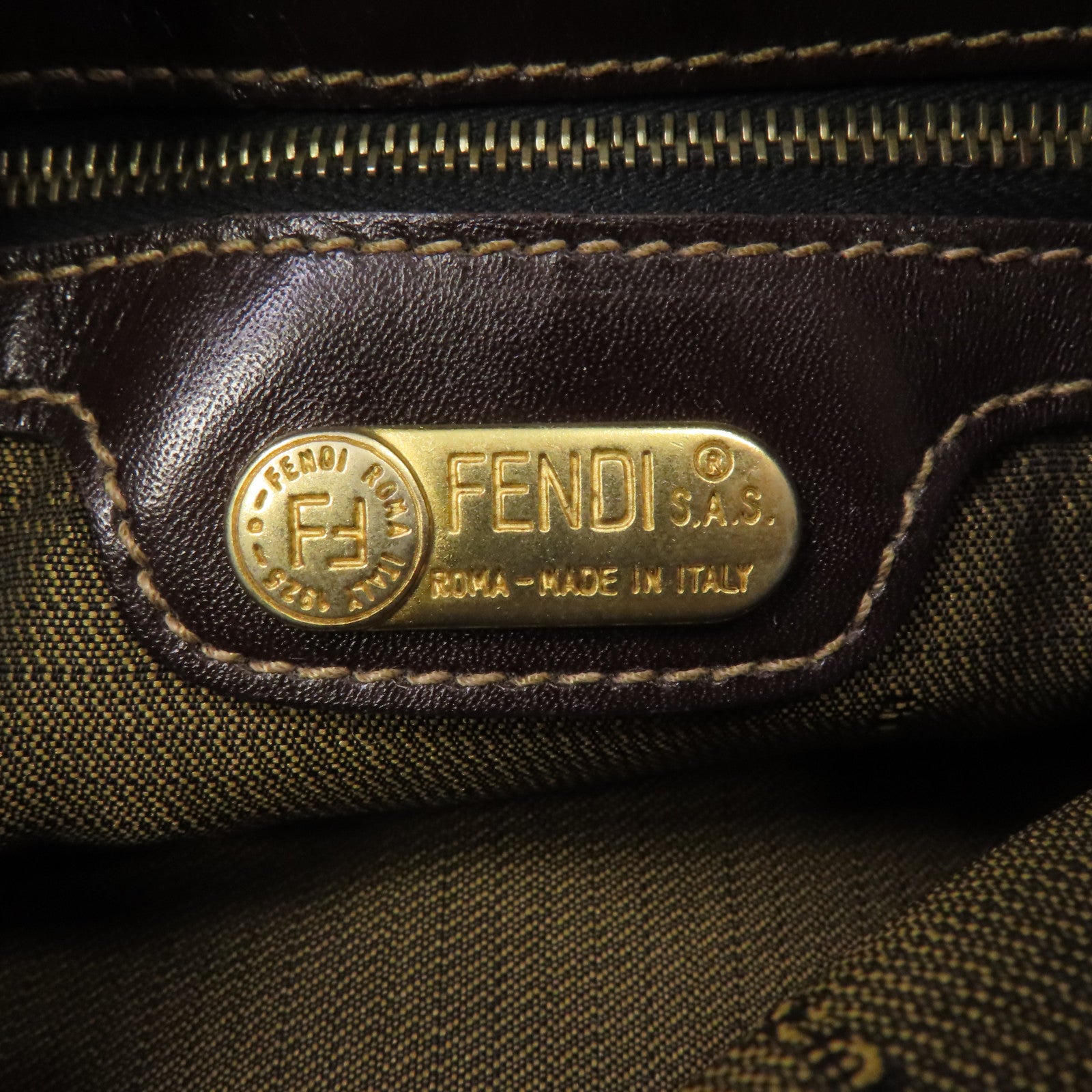 FENDI 帆布Shoulder Bag金扣肩背袋啡色