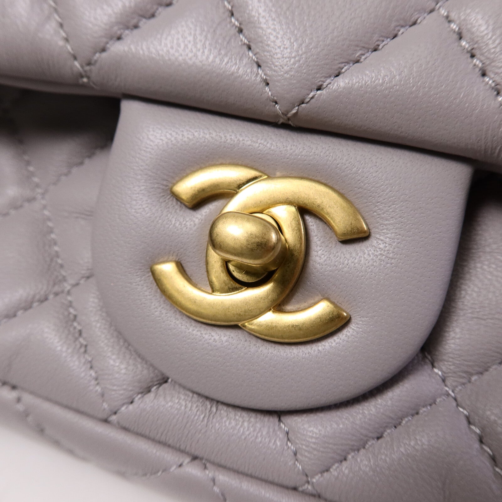 CHANEL 羊皮皮革Classic Flap 20 Golden Ball鏈帶手挽肩背兩用袋