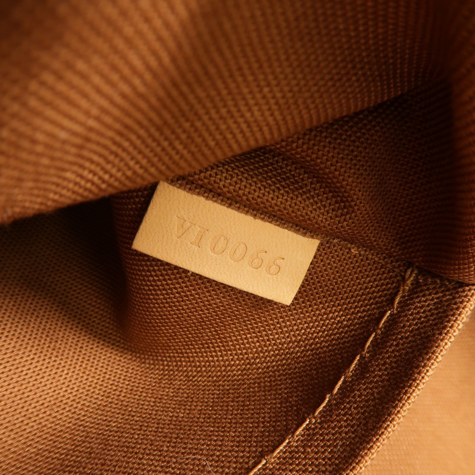 LOUIS VUITTON Monogram Lockit Horizontal金扣肩背袋
