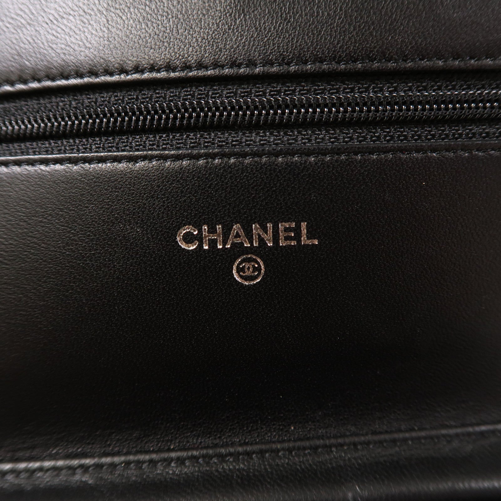 CHANEL 牛皮皮革WOC銀扣鏈帶肩背袋黑色