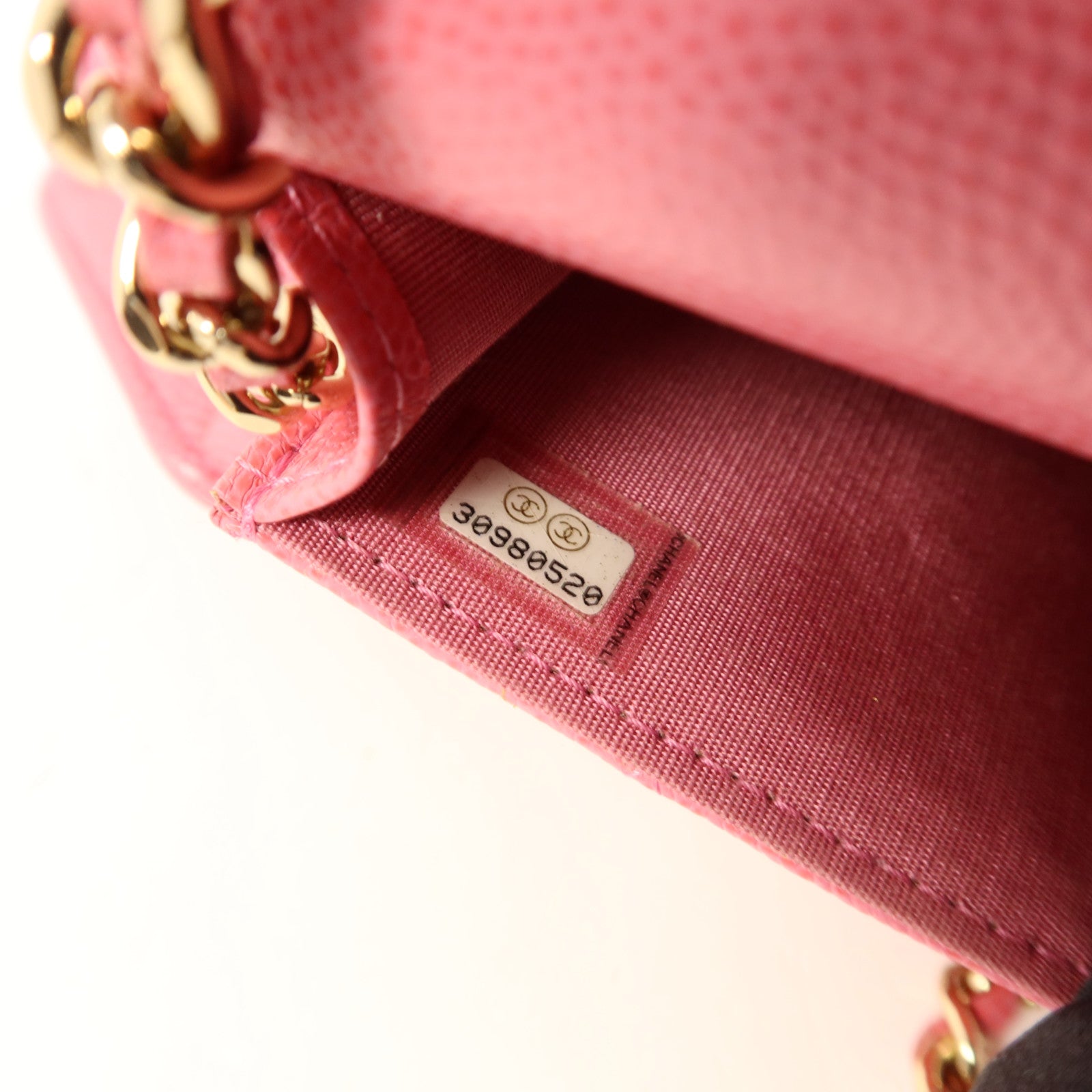 CHANEL 牛皮皮革Phone Holder金扣鏈帶肩背袋
