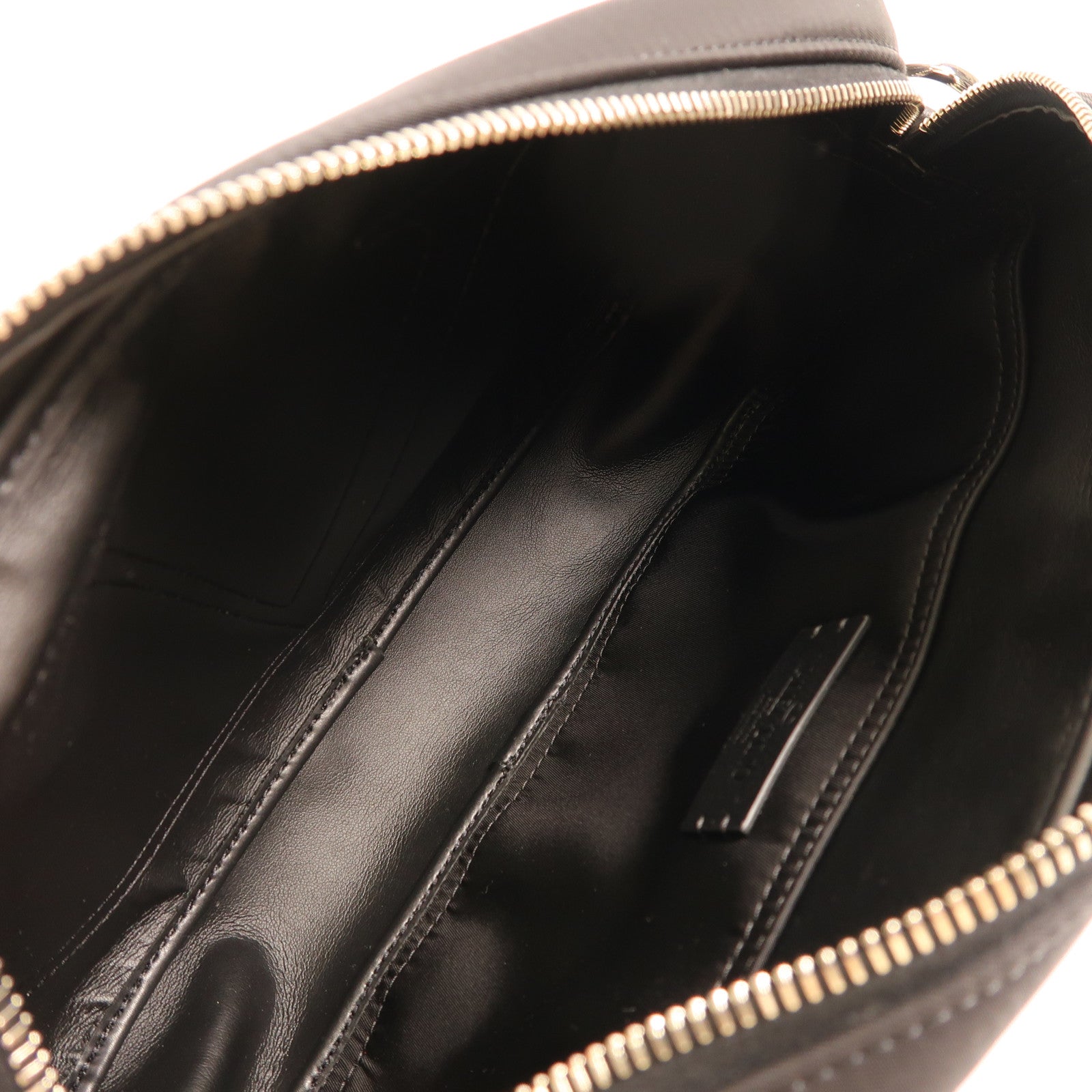 Valentino 尼龍Shoulder Bag銀扣肩背袋