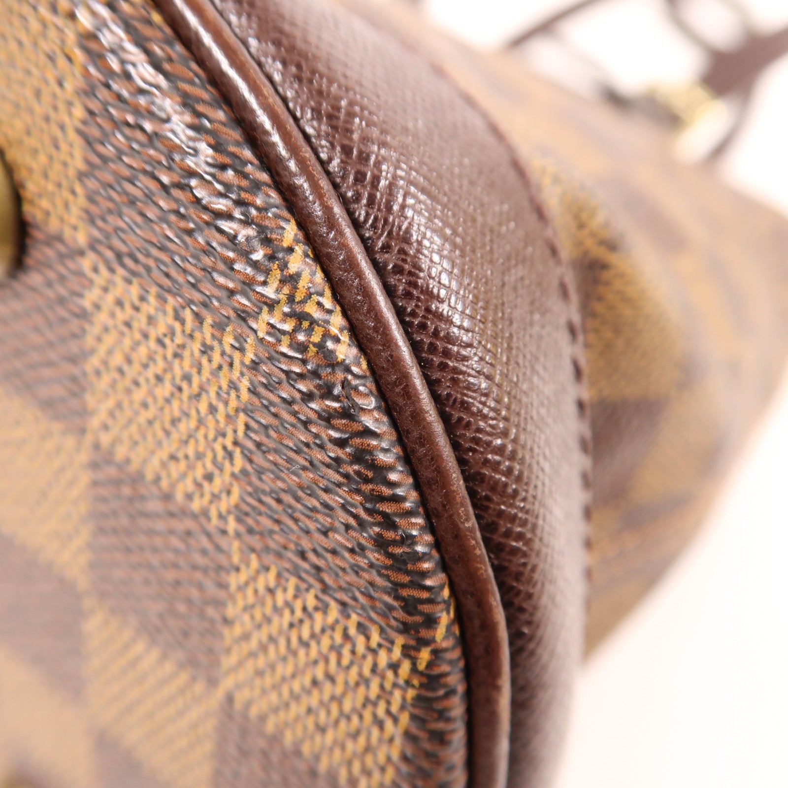LOUIS VUITTON Damier Marais金扣肩背袋/手挽袋