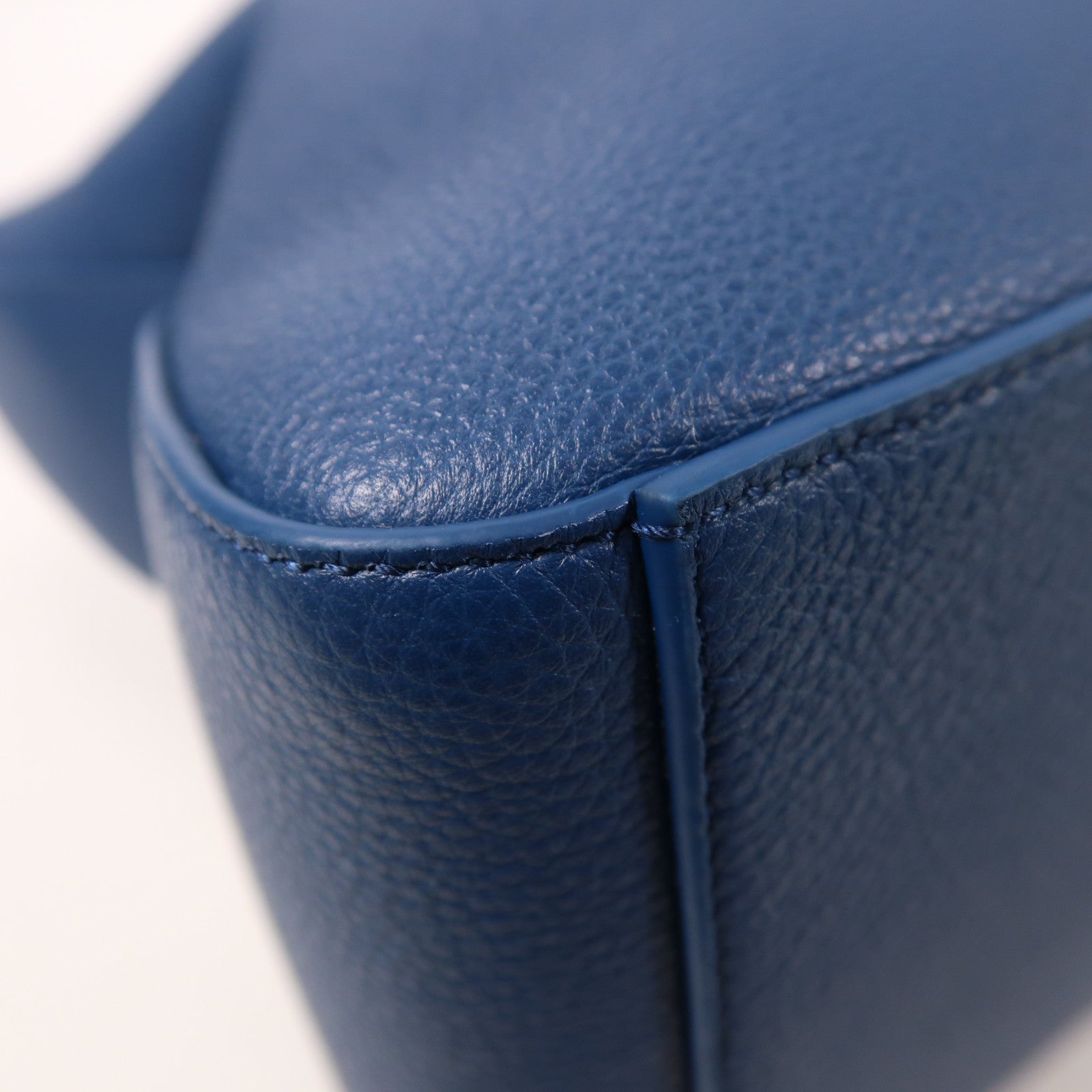 Salvatore Ferragamo 牛皮皮革Star Shaped Tote Bag銀扣手挽袋