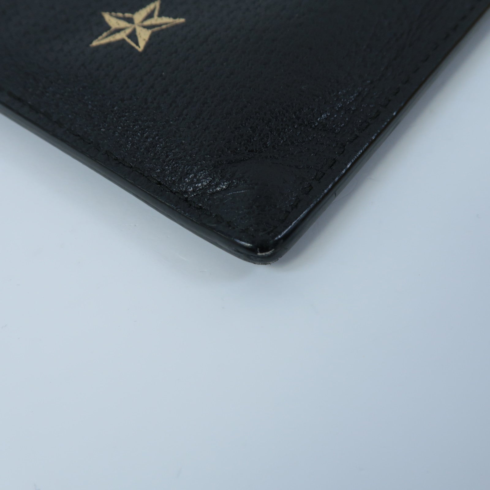 GUCCI 【激減優惠】牛皮皮革Bee Star Pouch金扣手拿包黑色