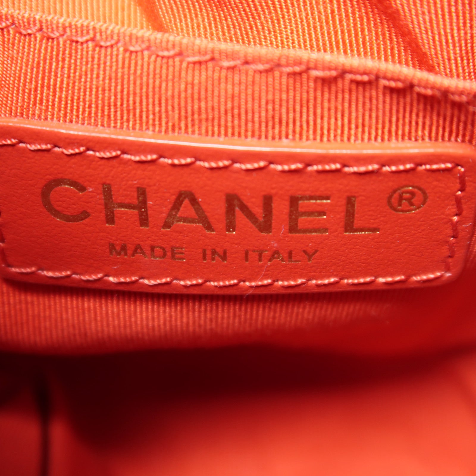 CHANEL 羊皮皮革Mini CC Dweller金扣肩背袋