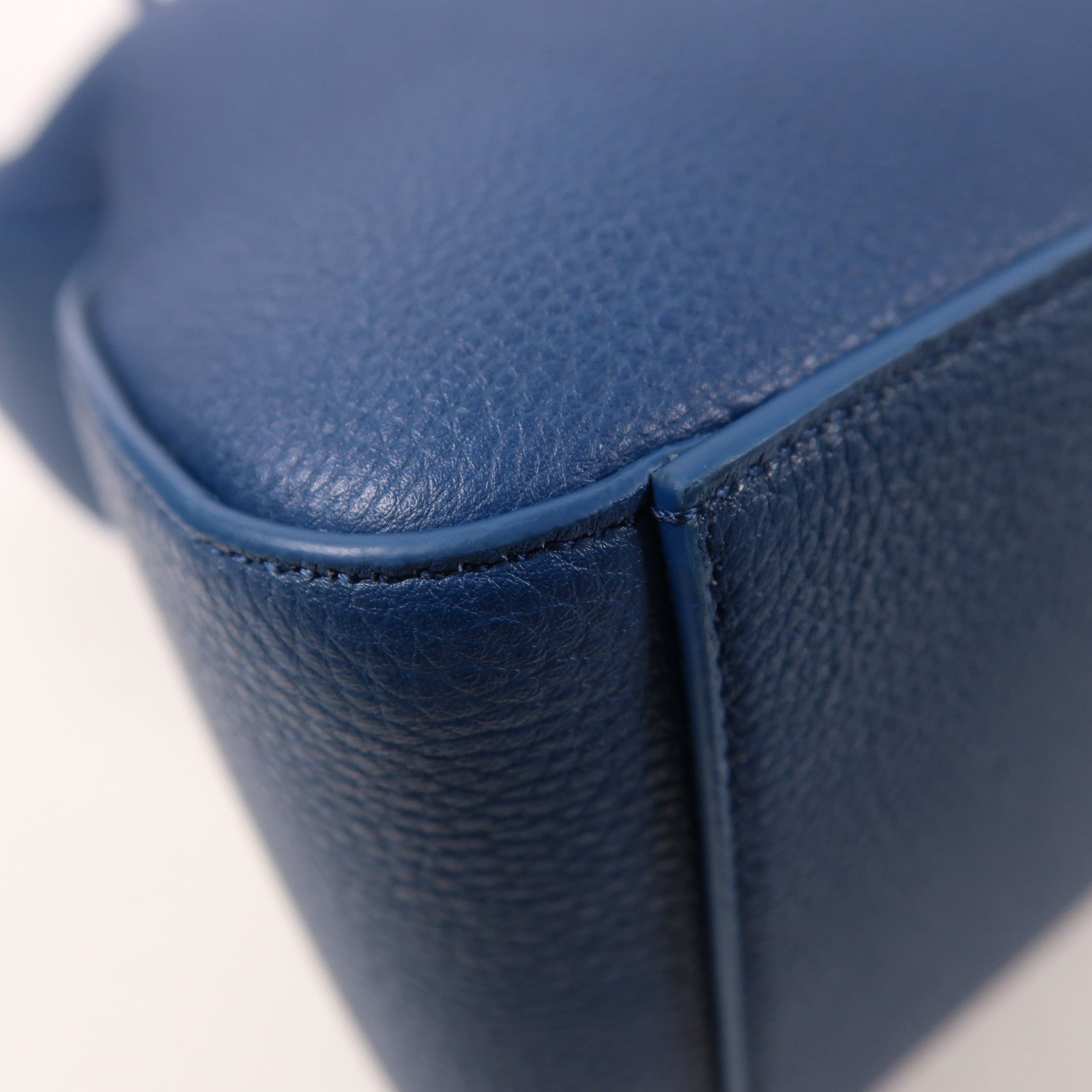 Salvatore Ferragamo 牛皮皮革Star Shaped Tote Bag銀扣手挽袋