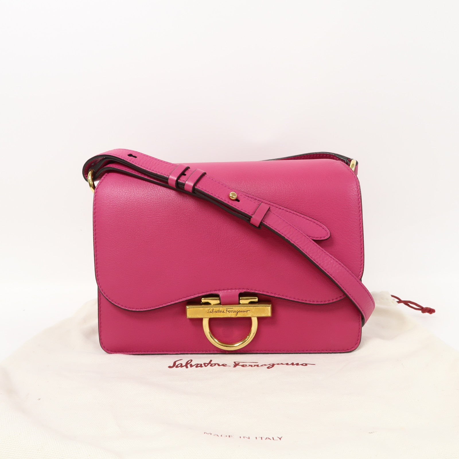 Salvatore Ferragamo 牛皮皮革Shoulder Bag金扣肩背袋粉紅色