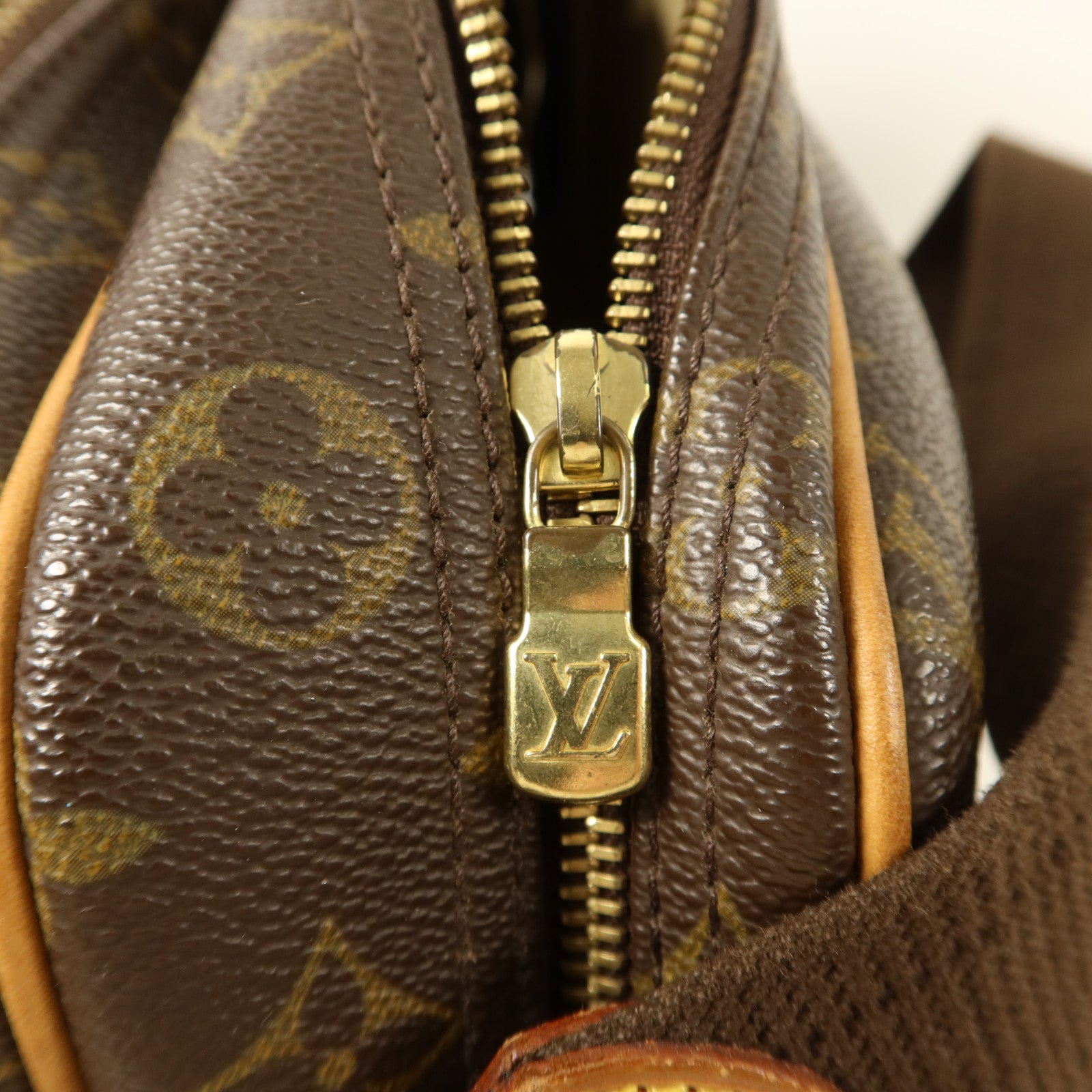 LOUIS VUITTON Monogram Reporter PM金扣肩背袋