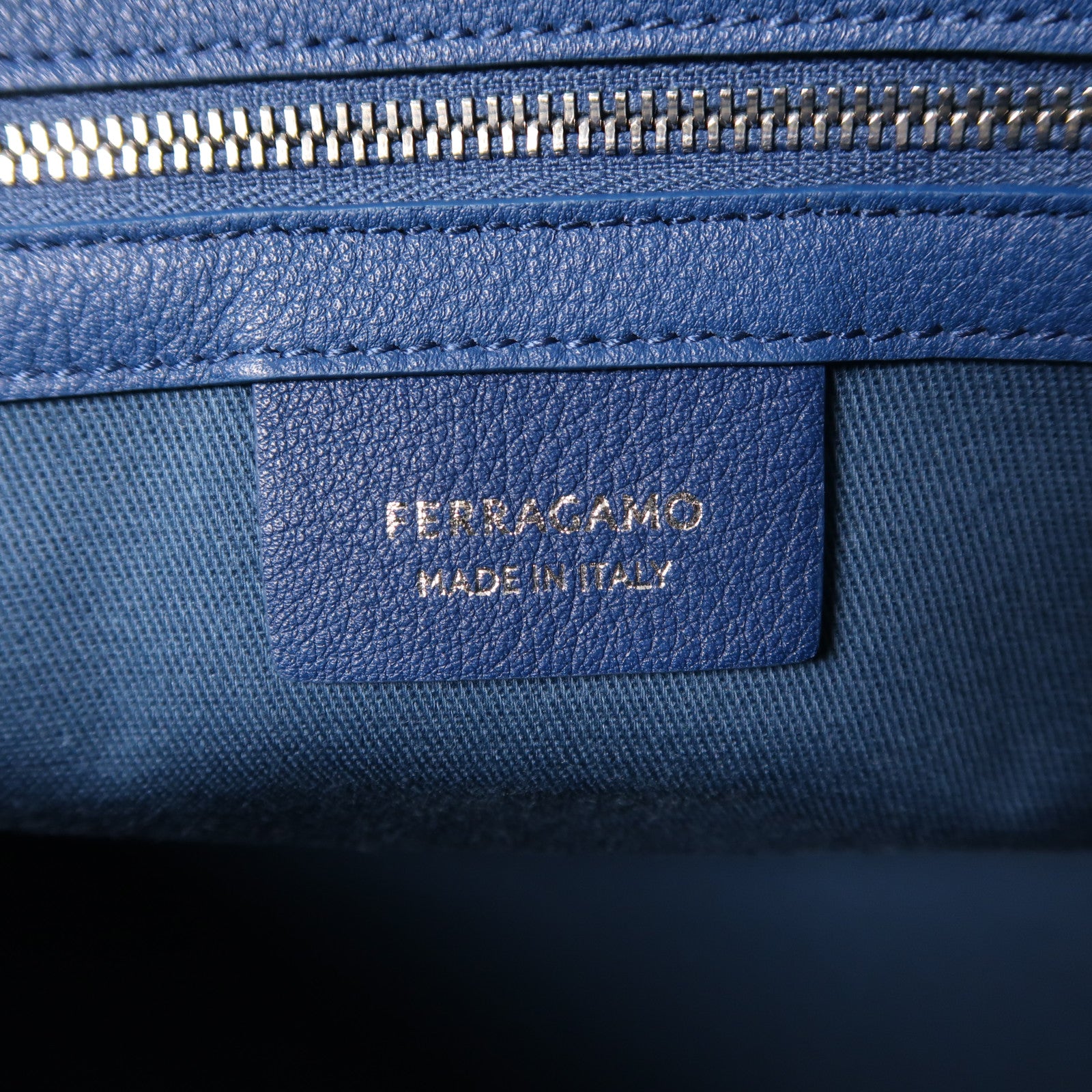 Salvatore Ferragamo 牛皮皮革Star Shaped Tote Bag銀扣手挽袋