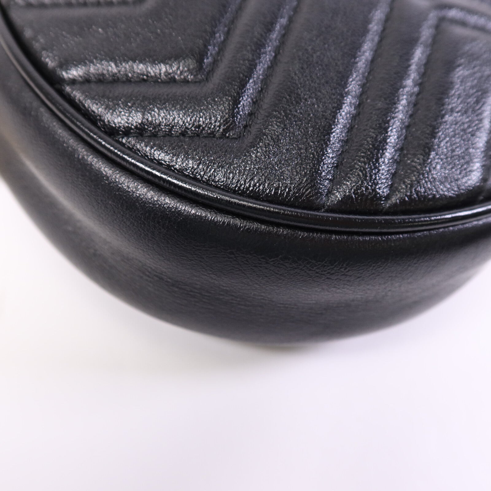 GUCCI 牛皮皮革GG Marmont金扣肩背袋