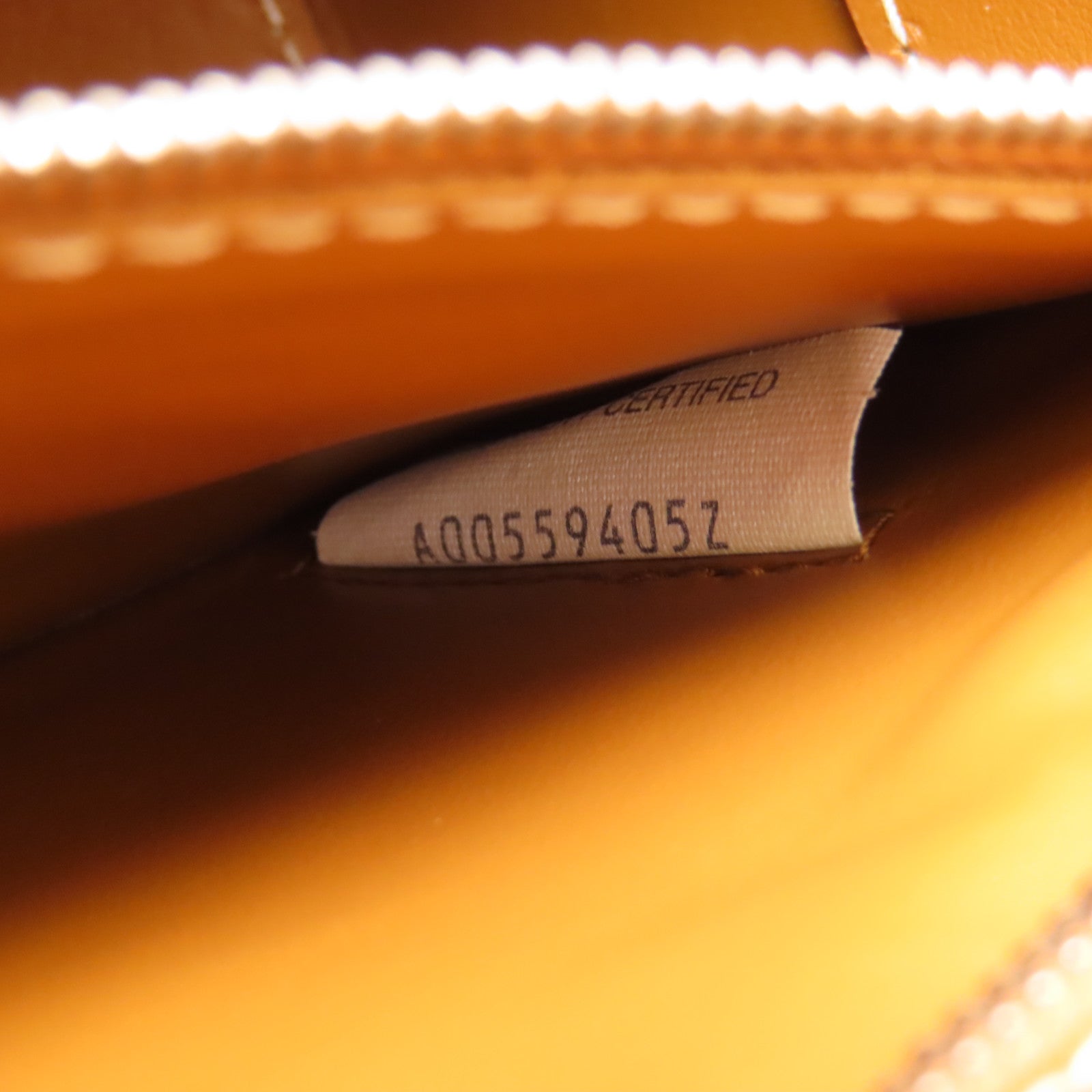 BOTTEGA VENETA 羊皮皮革Cassette銀扣肩背袋