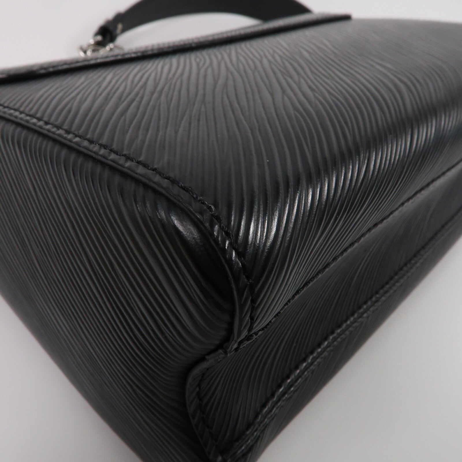 LOUIS VUITTON Epi Twist MM鏈帶肩背袋