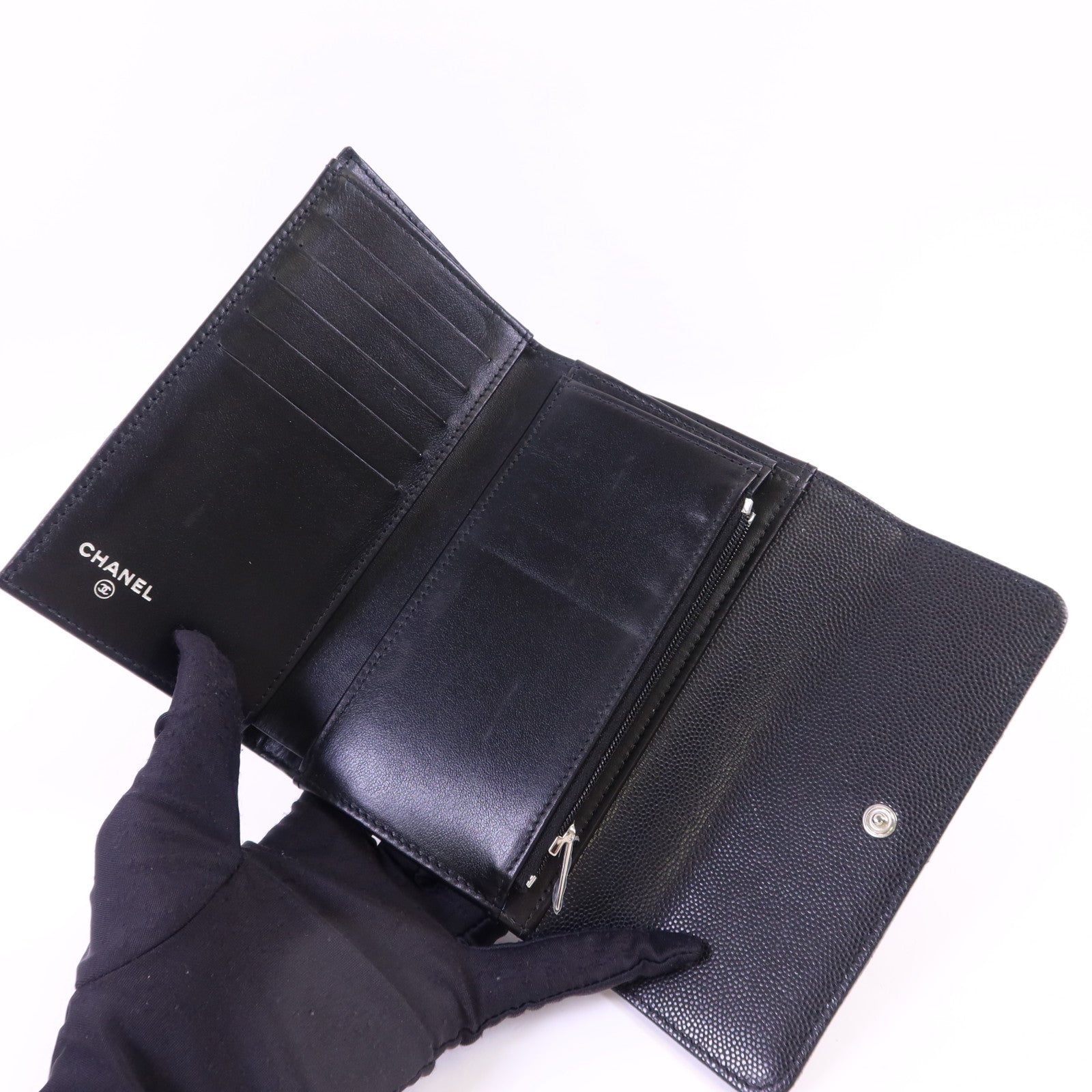 CHANEL 牛皮皮革Trifold Wallet銀扣錢包