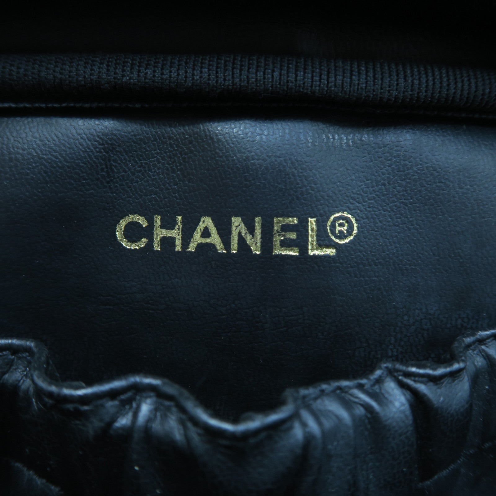 CHANEL 【清倉大減價】漆皮皮革Handbag金扣手挽袋黑色