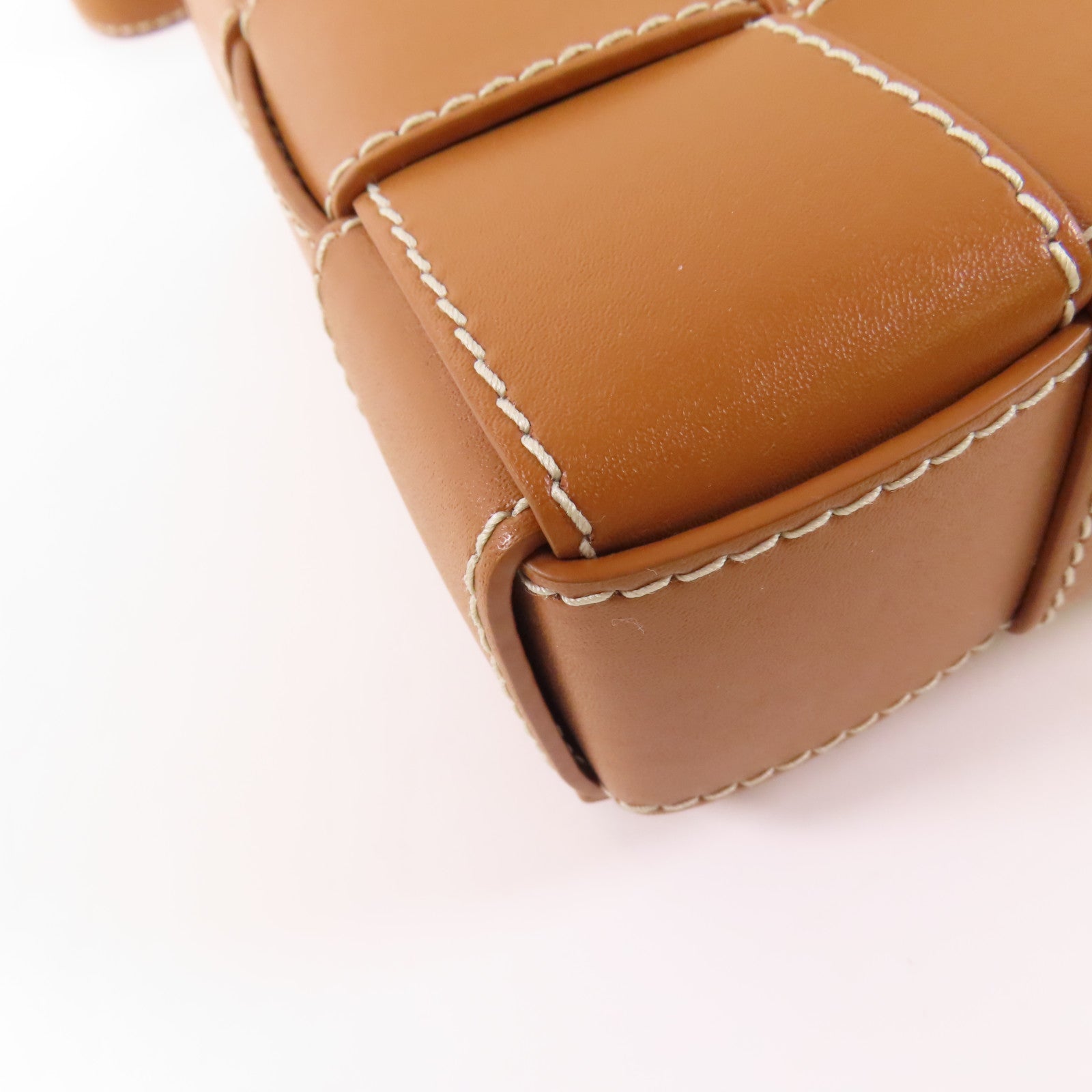 BOTTEGA VENETA 羊皮皮革Cassette銀扣肩背袋