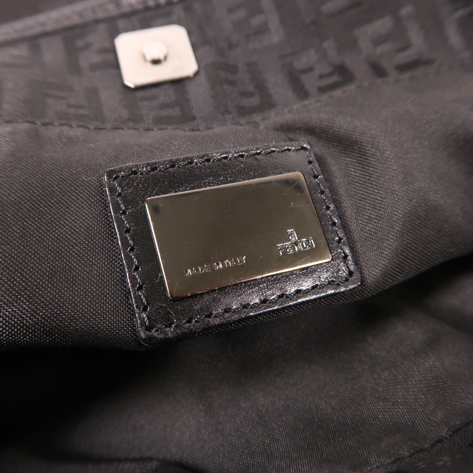 FENDI 帆布Shoulder Bag銀扣肩背袋啡色