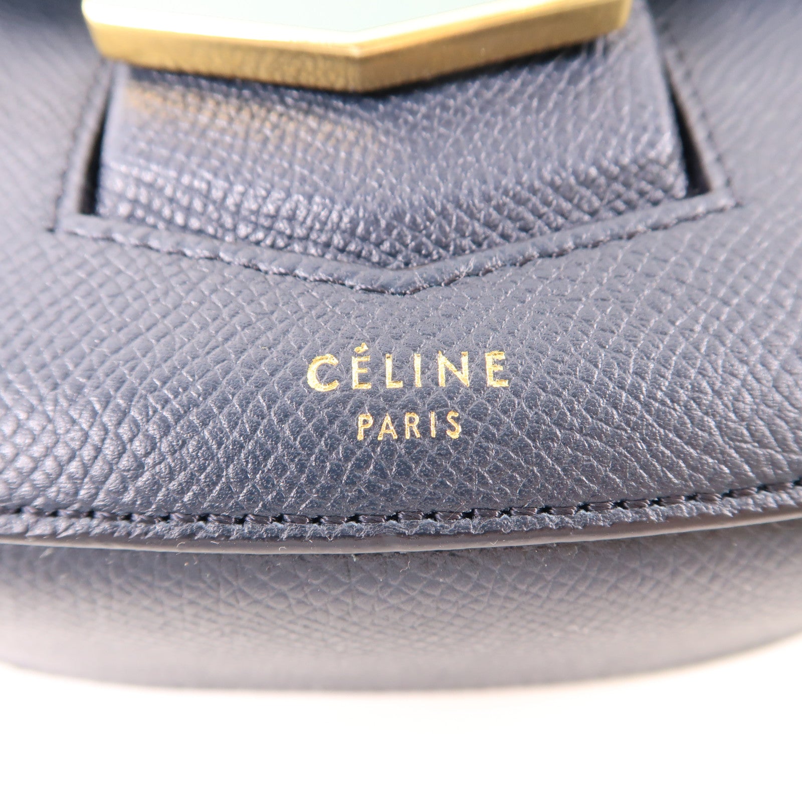 CELINE 牛皮皮革Trotteur金扣肩背袋