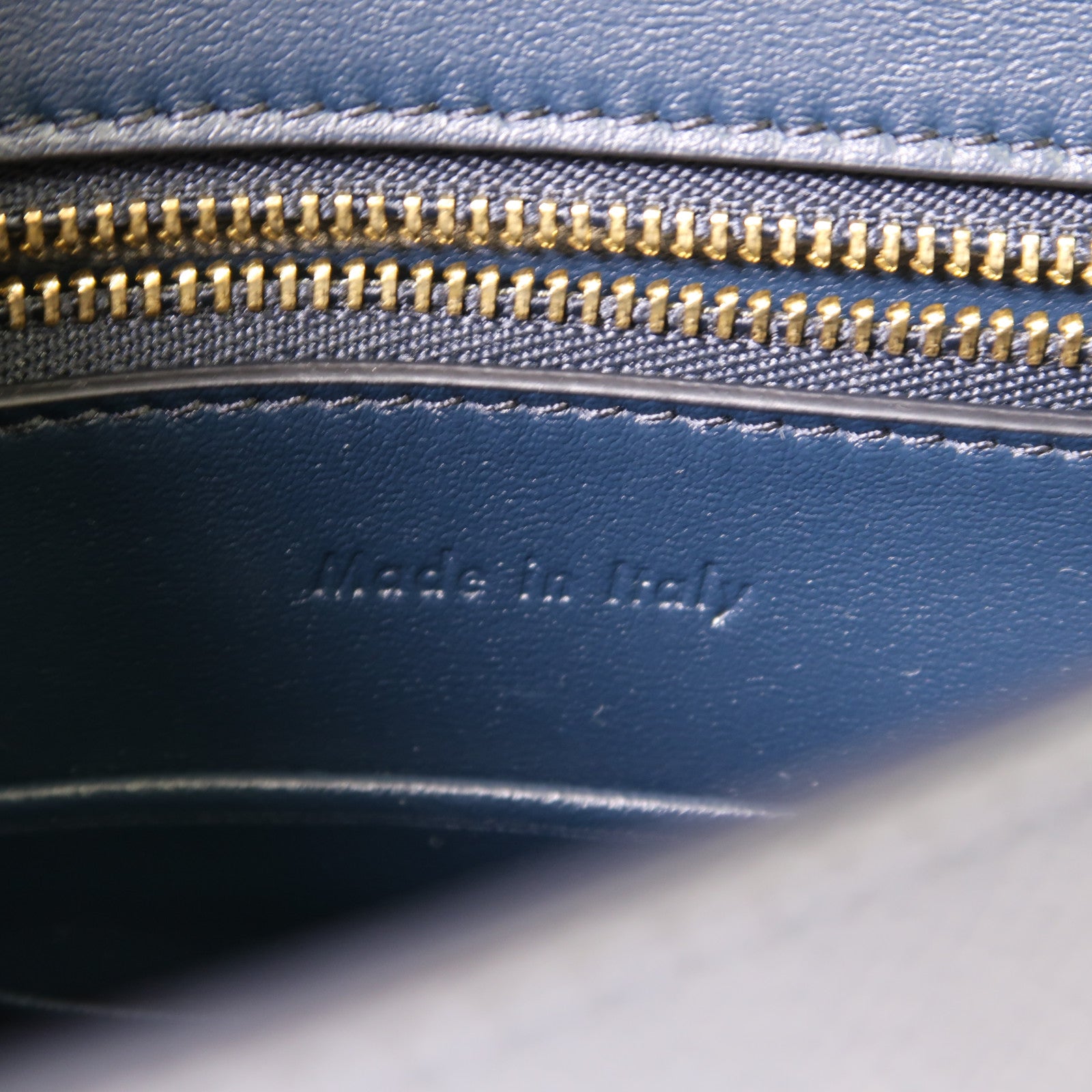 CELINE 牛皮皮革Trotteur金扣肩背袋