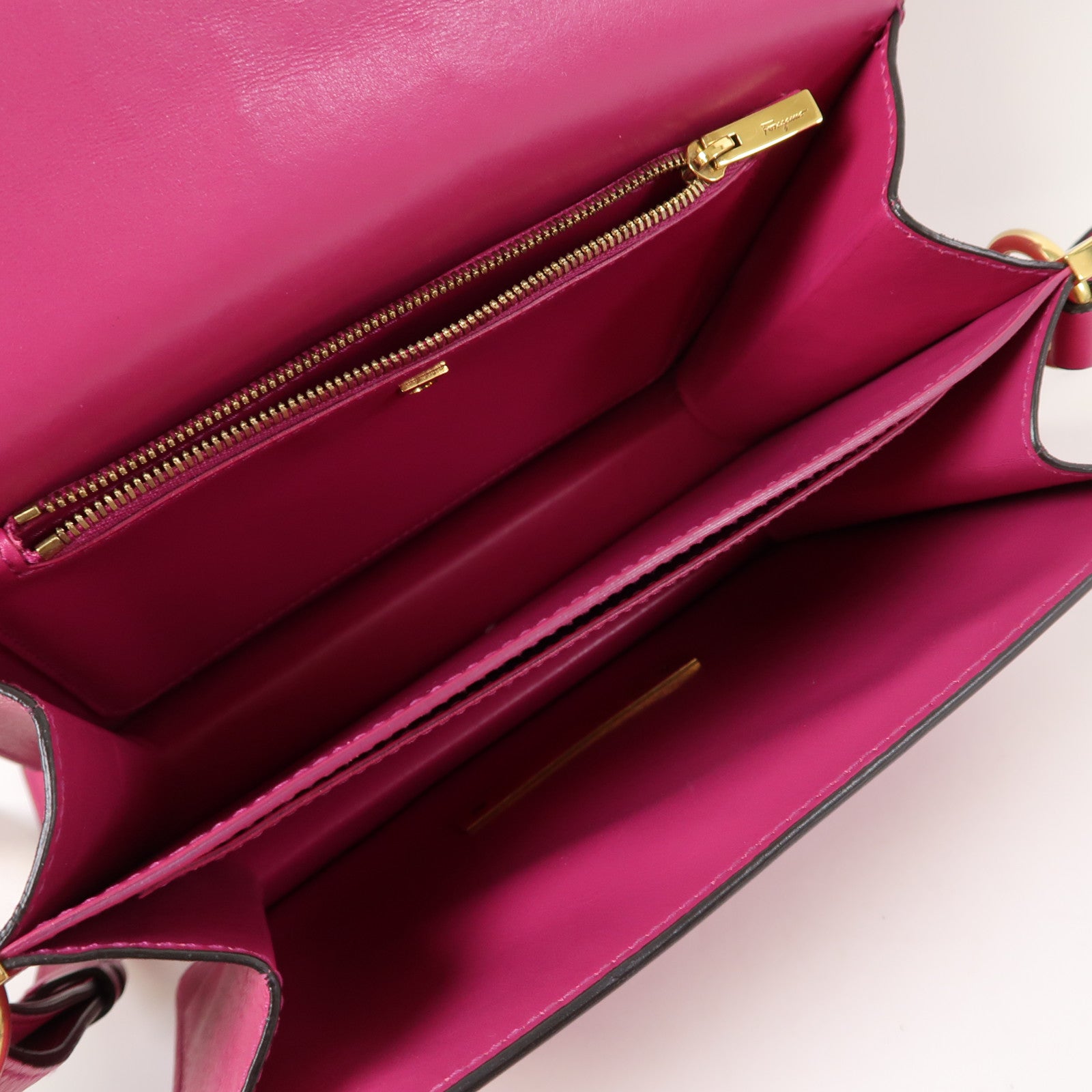 Salvatore Ferragamo 牛皮皮革Shoulder Bag金扣肩背袋粉紅色