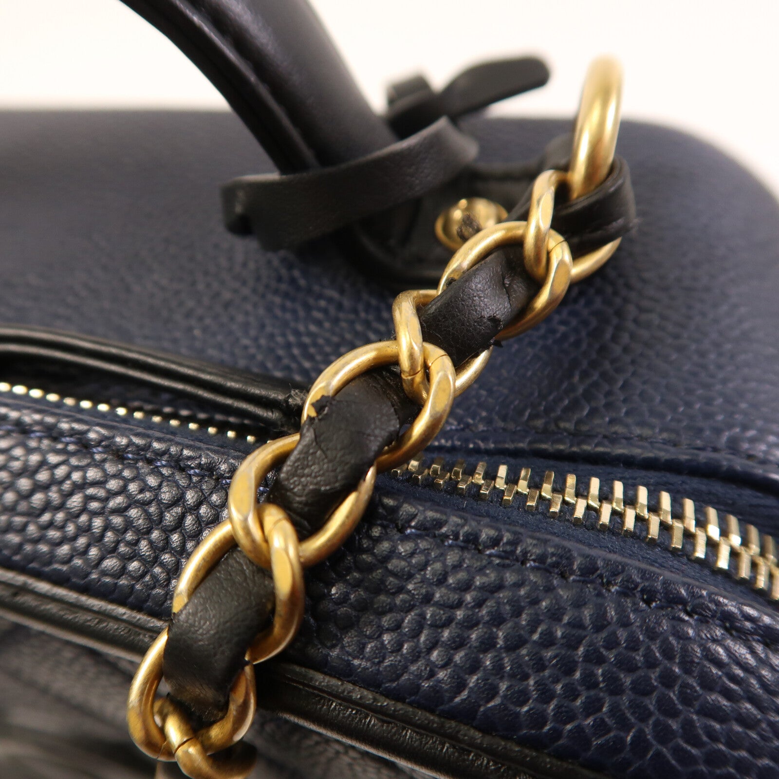 CHANEL 牛皮皮革Filigree Vanity Case金扣手挽肩背兩用袋