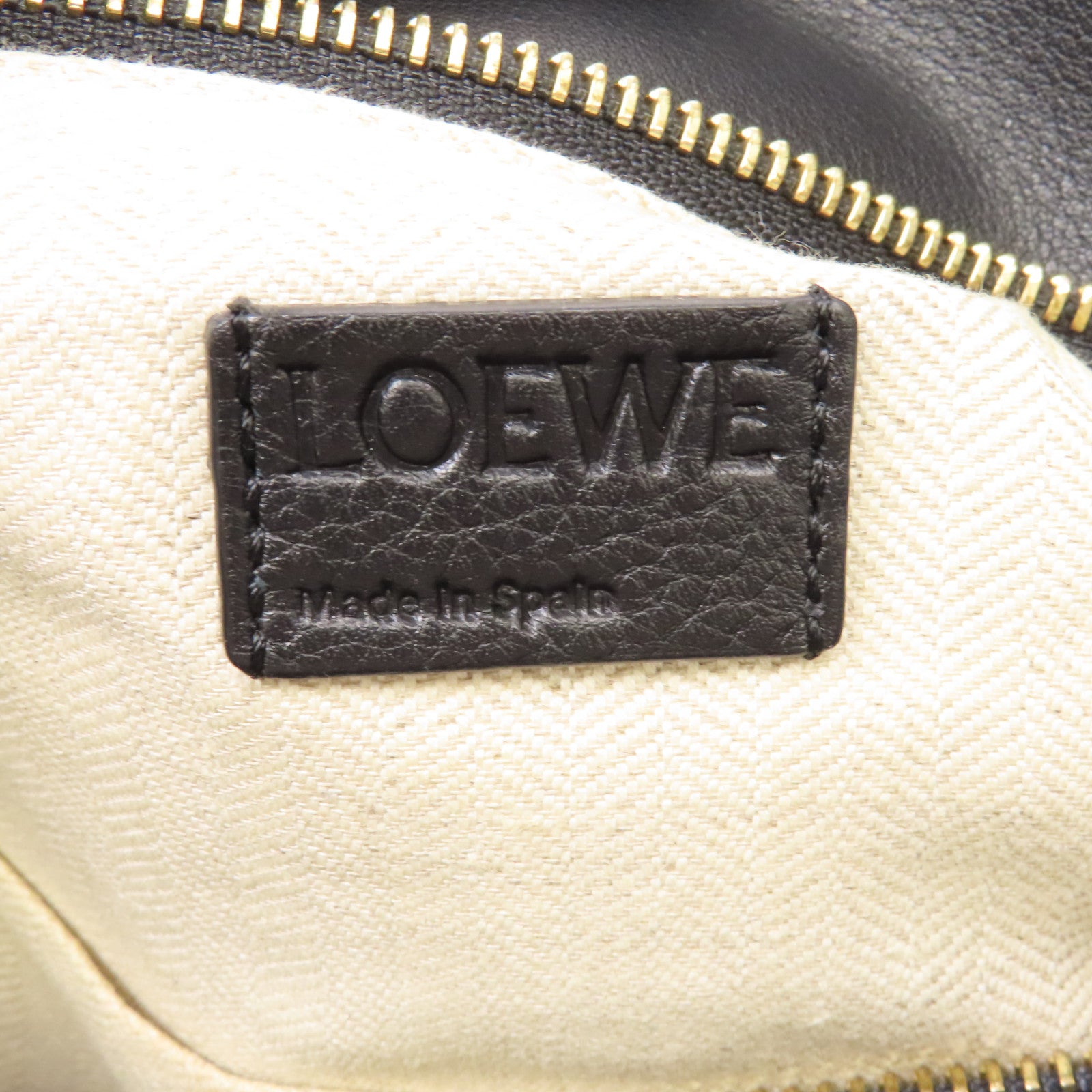 LOEWE 牛皮皮革Puzzle金扣手挽肩背兩用袋黑色/白色/啡色