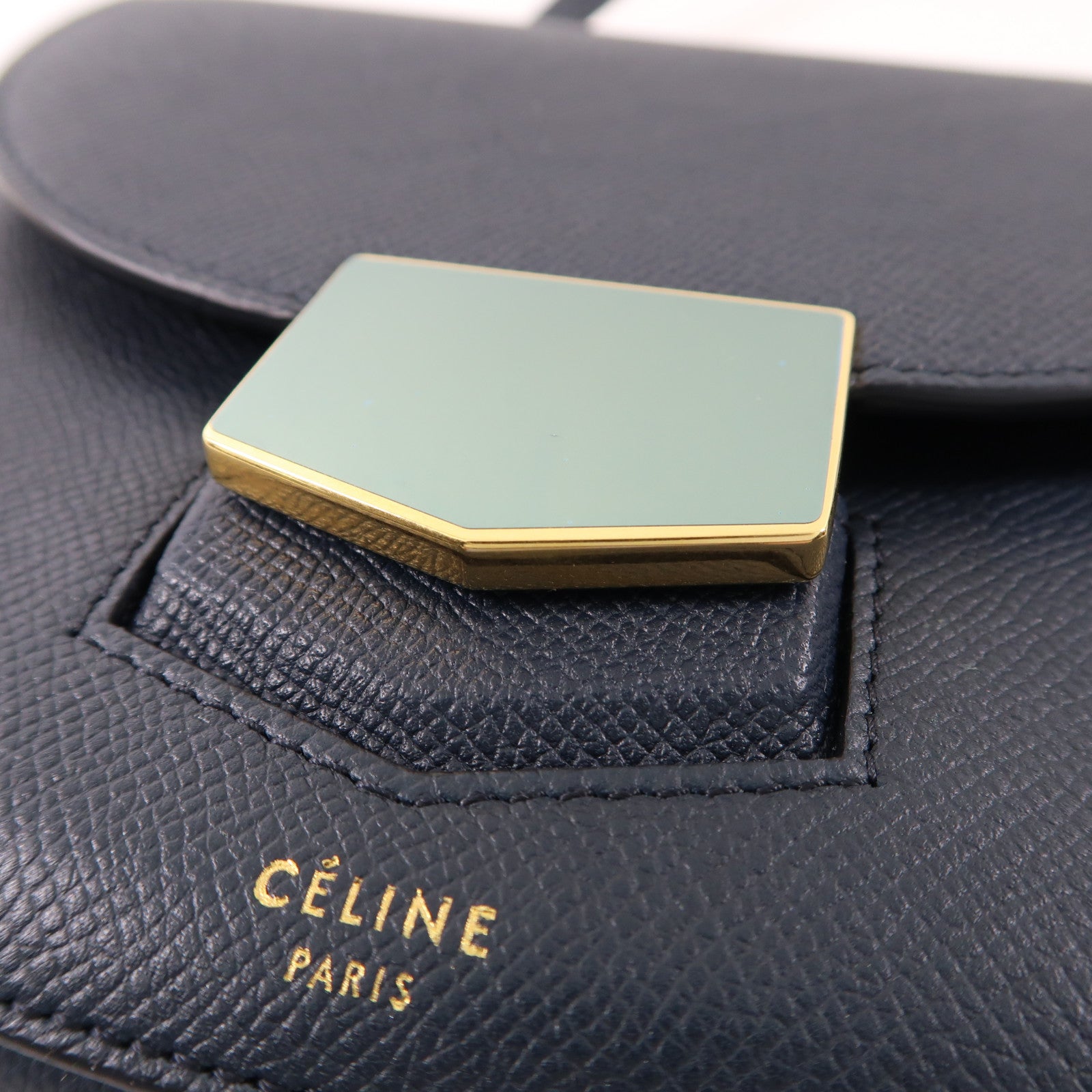 CELINE 牛皮皮革Trotteur金扣肩背袋