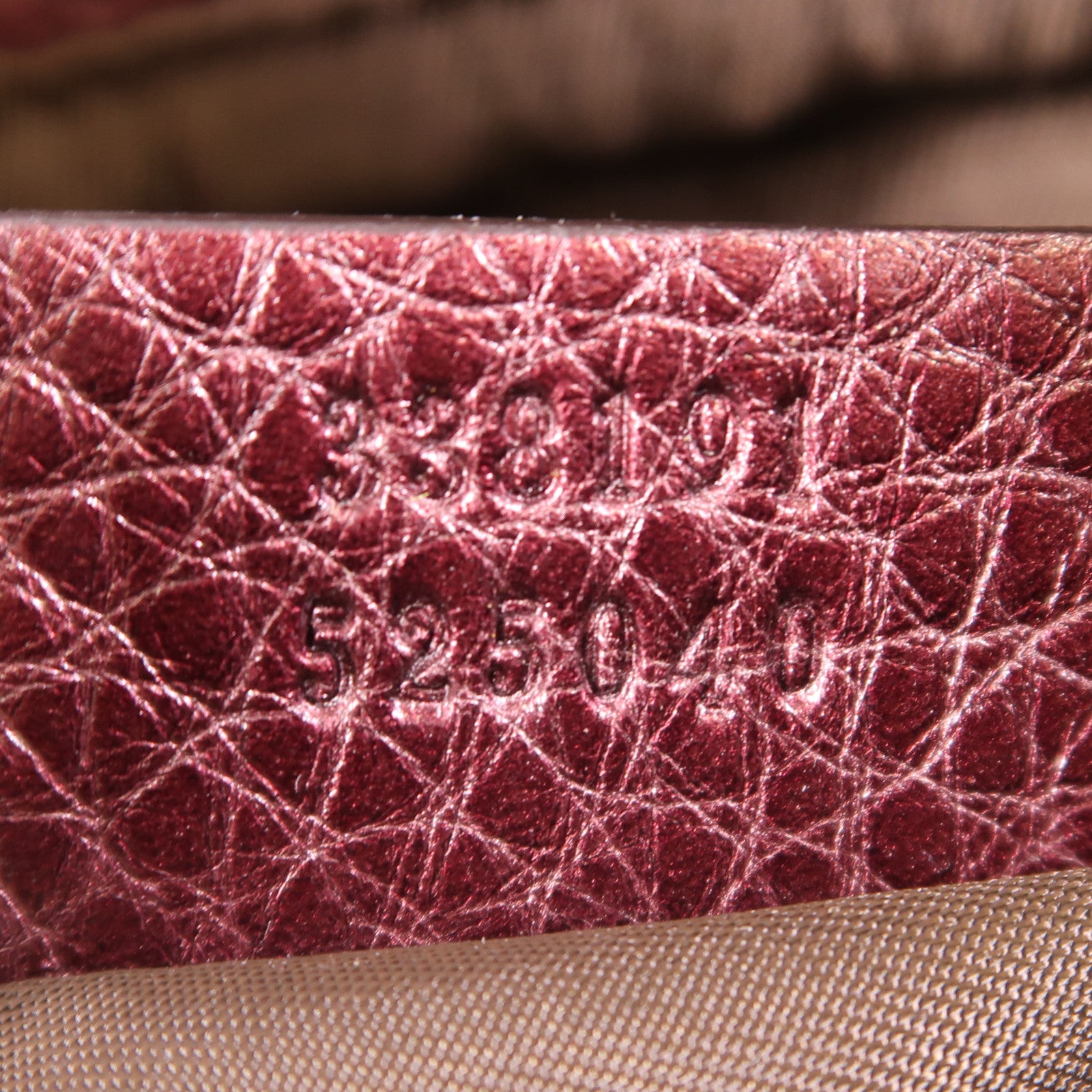 GUCCI 牛皮皮革Pouch金扣手拿包