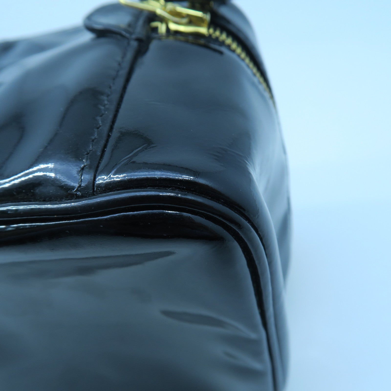 CHANEL 【清倉大減價】漆皮皮革Handbag金扣手挽袋黑色