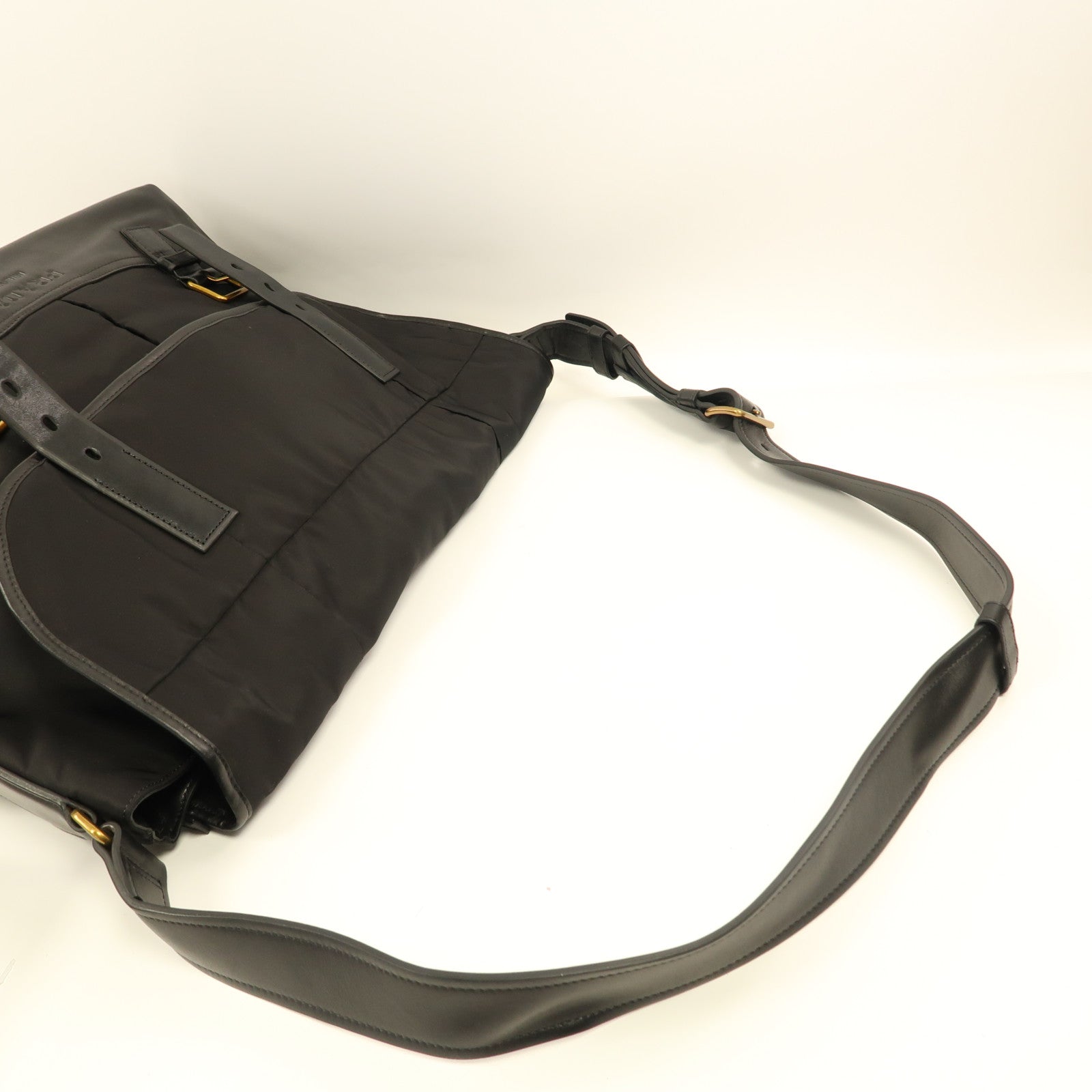 PRADA 尼龍Shoulder Bag金扣肩背袋黑色