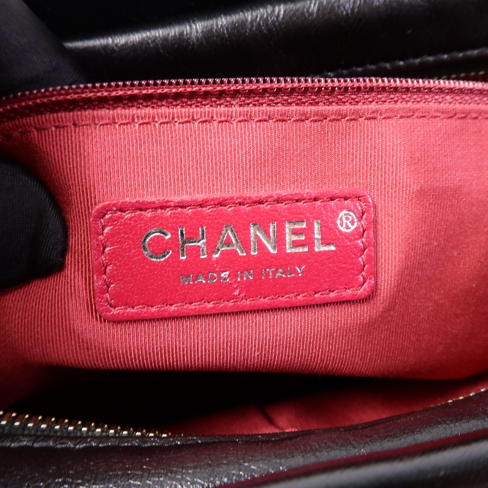 CHANEL 牛皮皮革Gabrielle Medium鏈帶肩背袋