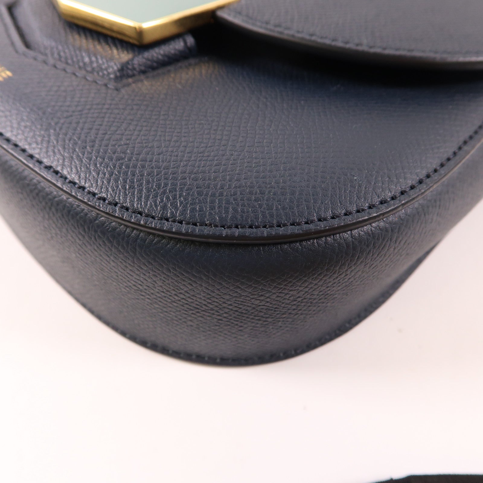 CELINE 牛皮皮革Trotteur金扣肩背袋