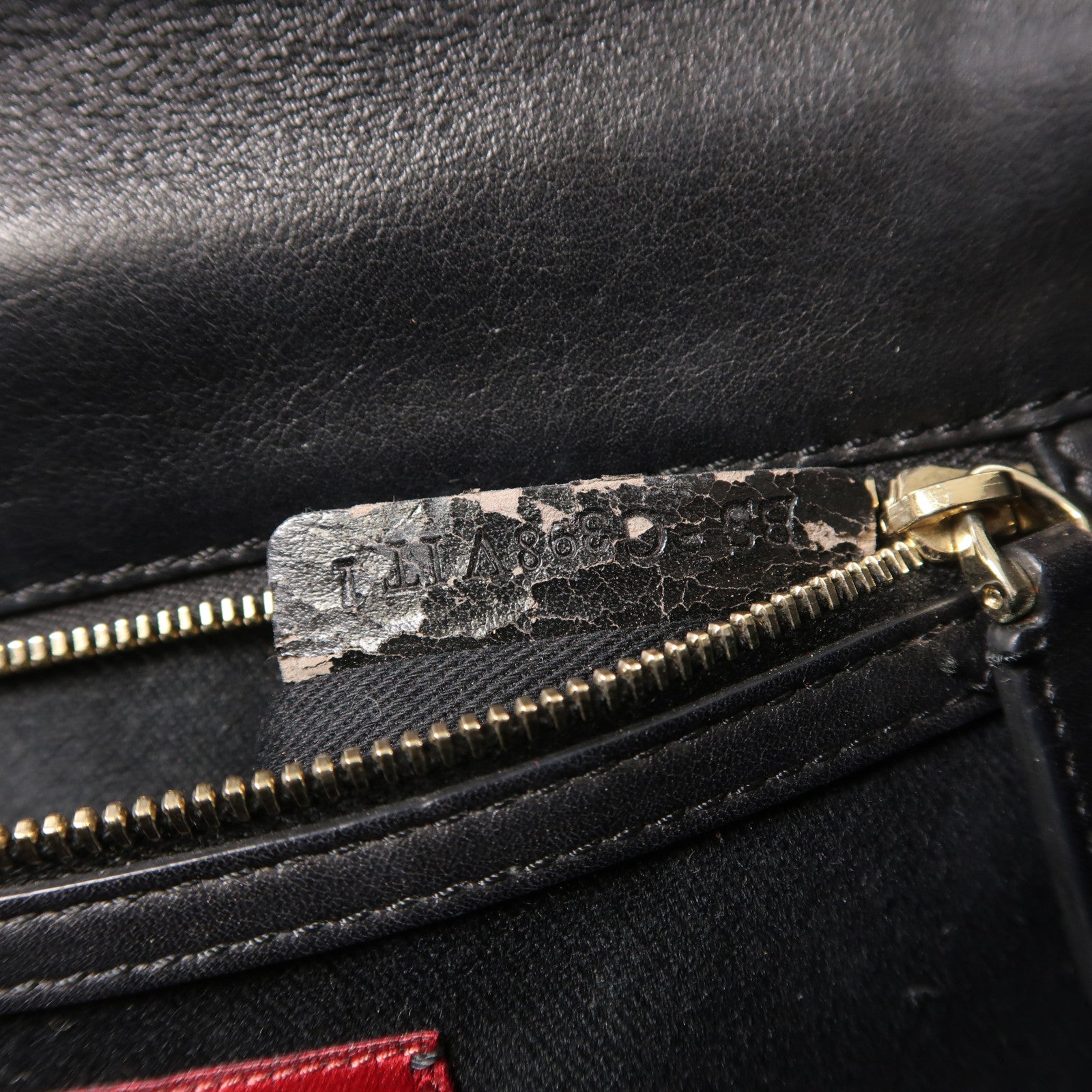 Valentino 牛皮皮革Chain Shoulder金扣鏈帶肩背袋