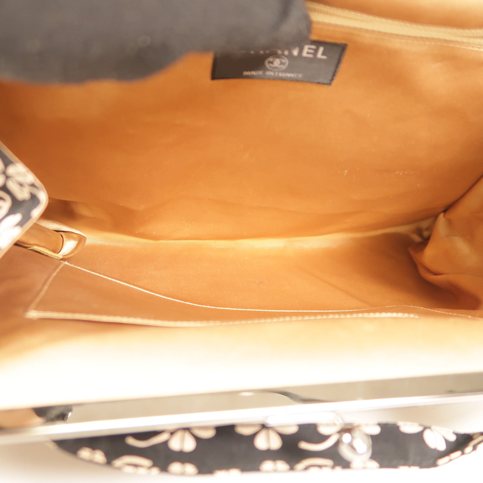 CHANEL Stain Shoulder Bag銀扣肩背袋